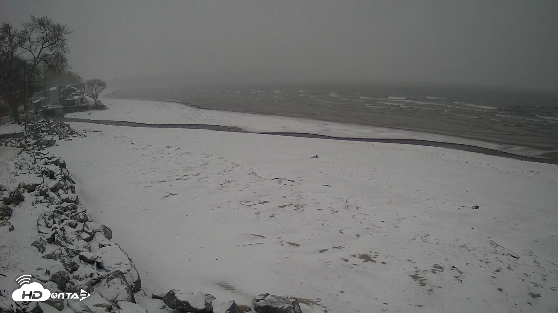 Snapshot of Sunset Bay Lake Erie New York Live Webcam taken Nov 10, 2025, 7:14am EST