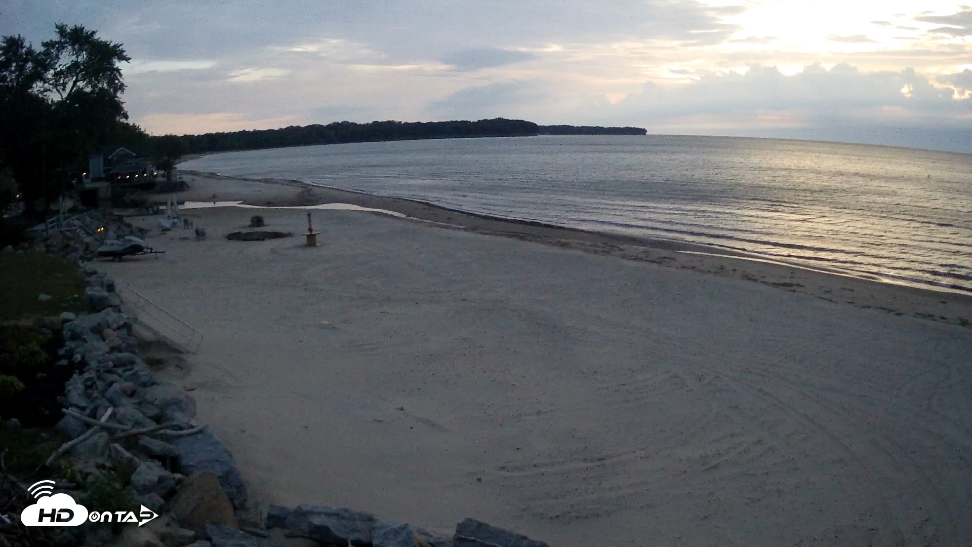 Snapshot of Sunset Bay Lake Erie New York Live Webcam taken Sep 15, 2026, 7:46pm EDT