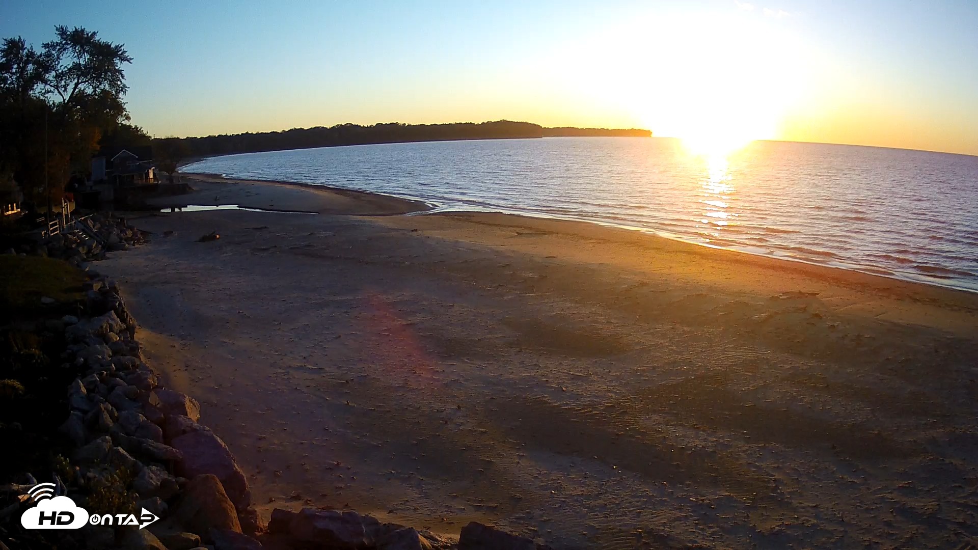 Snapshot of Sunset Bay Lake Erie New York Live Webcam taken Oct 17, 2026, 6:25pm EDT