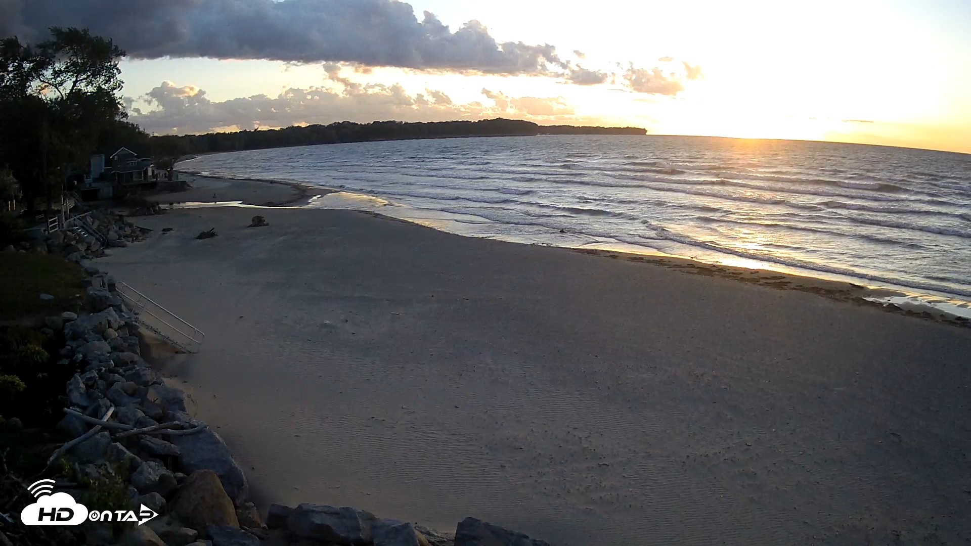 Snapshot of Sunset Bay Lake Erie New York Live Webcam taken Oct 8, 2026, 6:34pm EDT