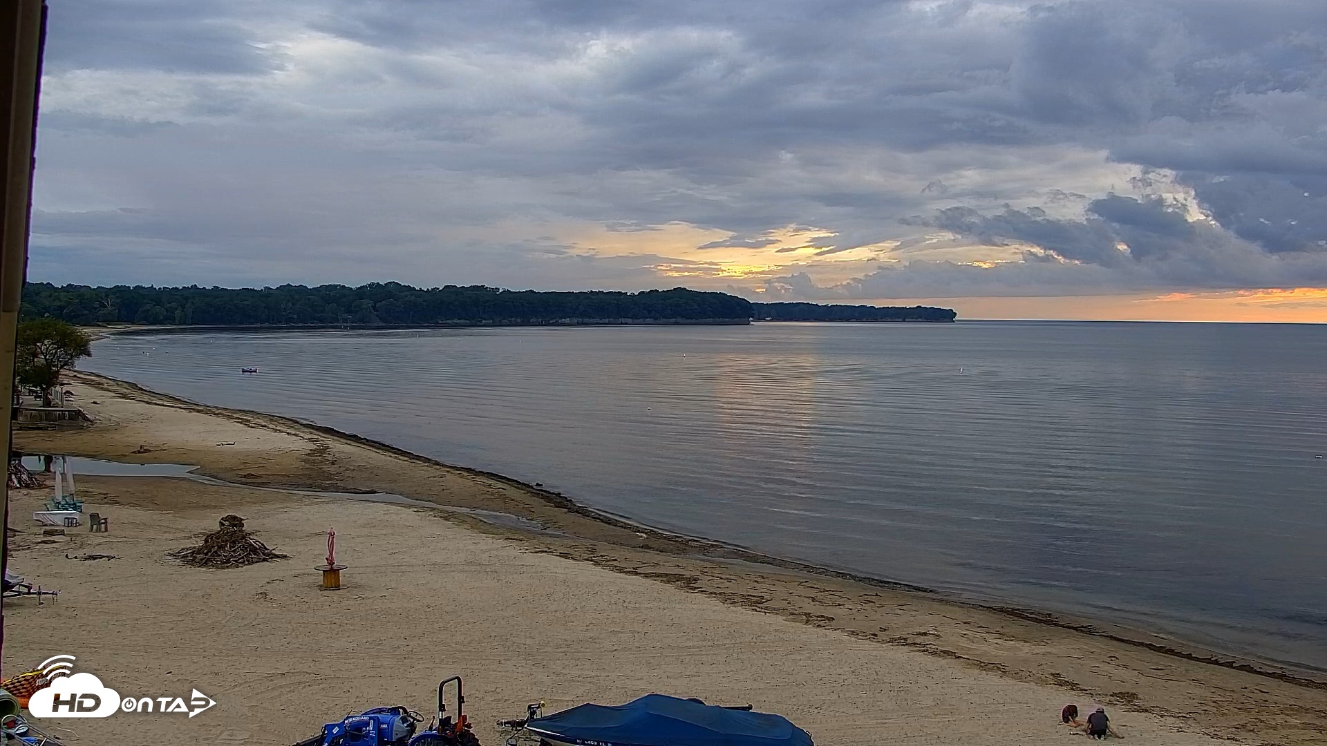 Snapshot of Sunset Bay Lake Erie New York Live Webcam taken Sep 12, 2026, 6:59pm EDT