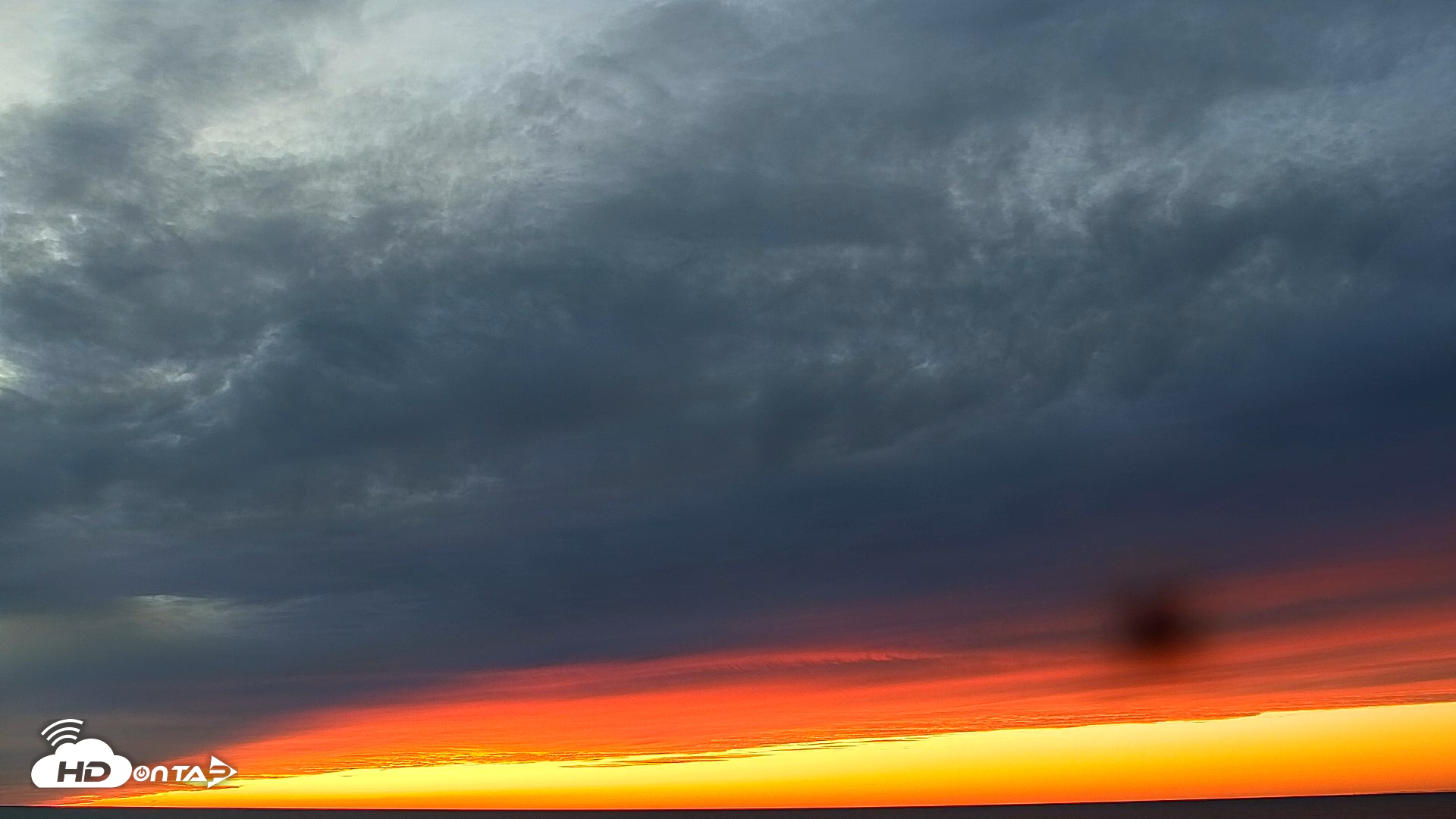 Snapshot of Sunset Bay Lake Erie New York Live Webcam taken Oct 29, 2025, 6:22pm EDT