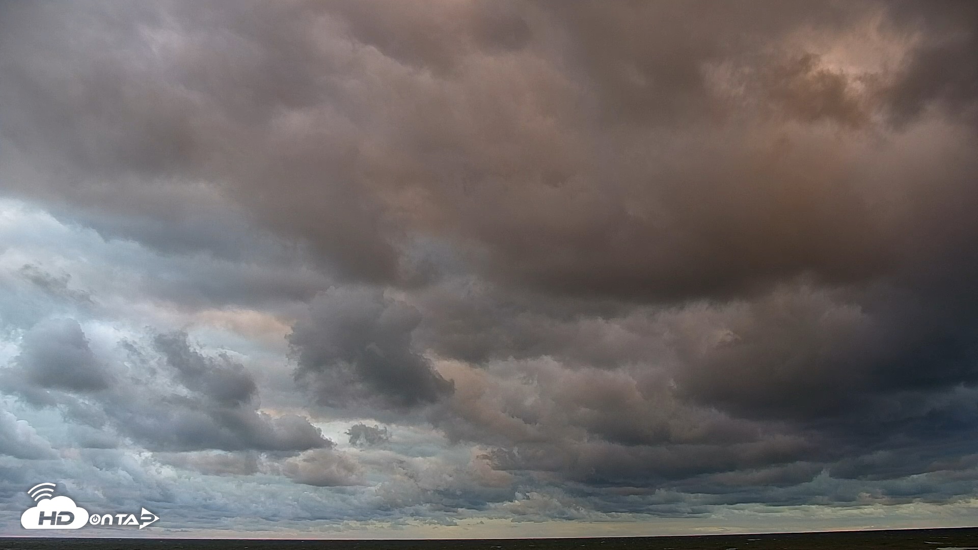 Snapshot of Sunset Bay Lake Erie New York Live Webcam taken Nov 17, 2025, 4:43pm EST