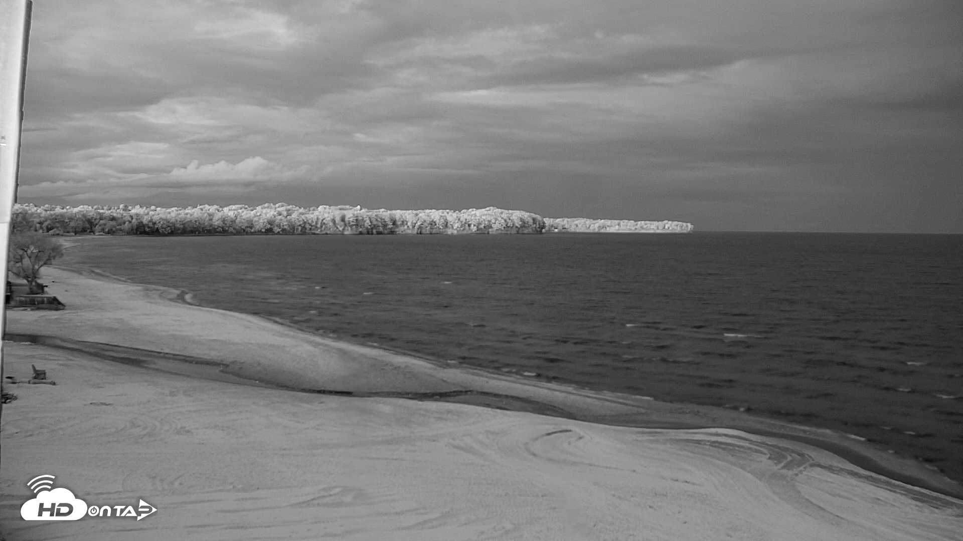 Snapshot of Sunset Bay Lake Erie New York Live Webcam taken Oct 7, 2025, 7:03am EDT