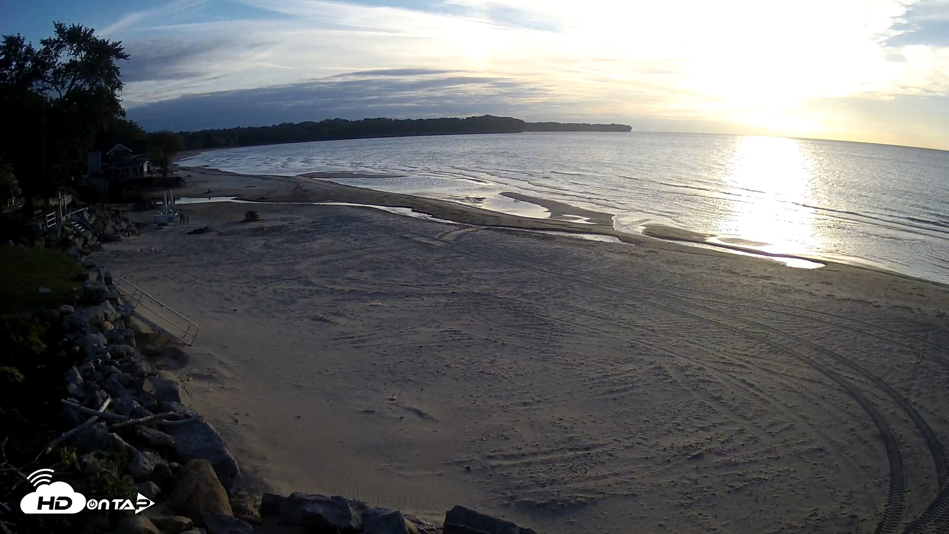 Snapshot of Sunset Bay Lake Erie New York Live Webcam taken Sep 22, 2026, 6:29pm EDT