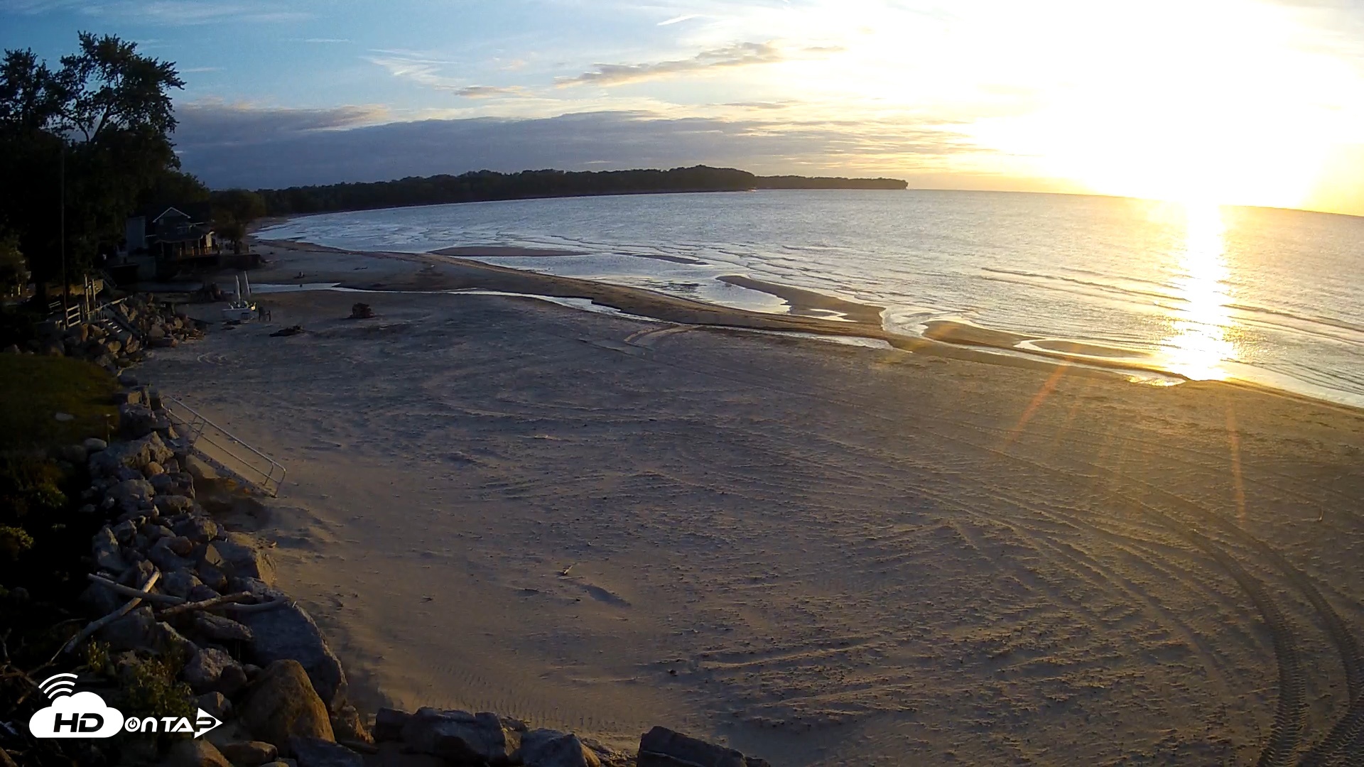 Snapshot of Sunset Bay Lake Erie New York Live Webcam taken Sep 22, 2026, 7:00pm EDT