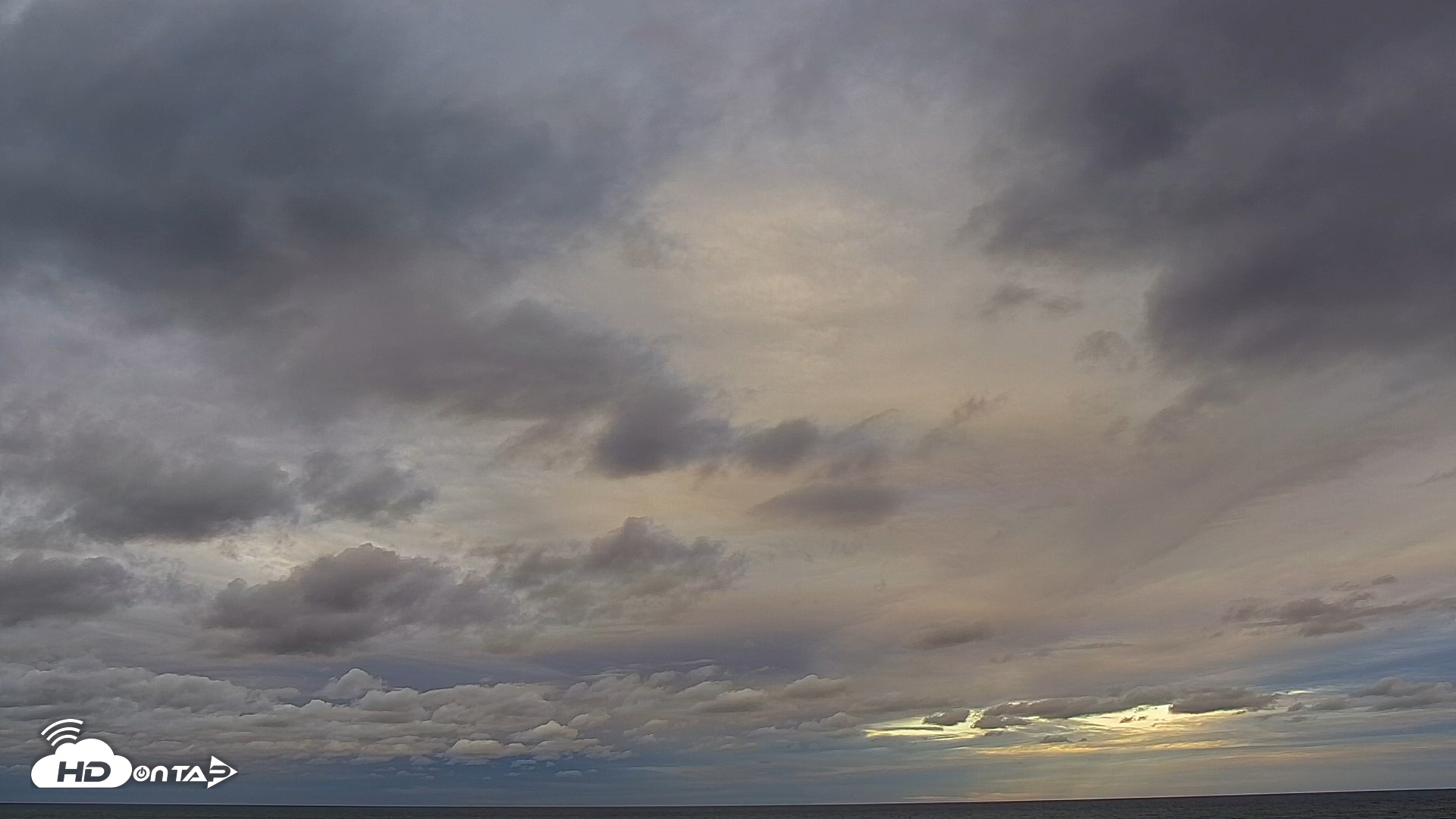 Snapshot of Sunset Bay Lake Erie New York Live Webcam taken Oct 15, 2025, 8:14am EDT