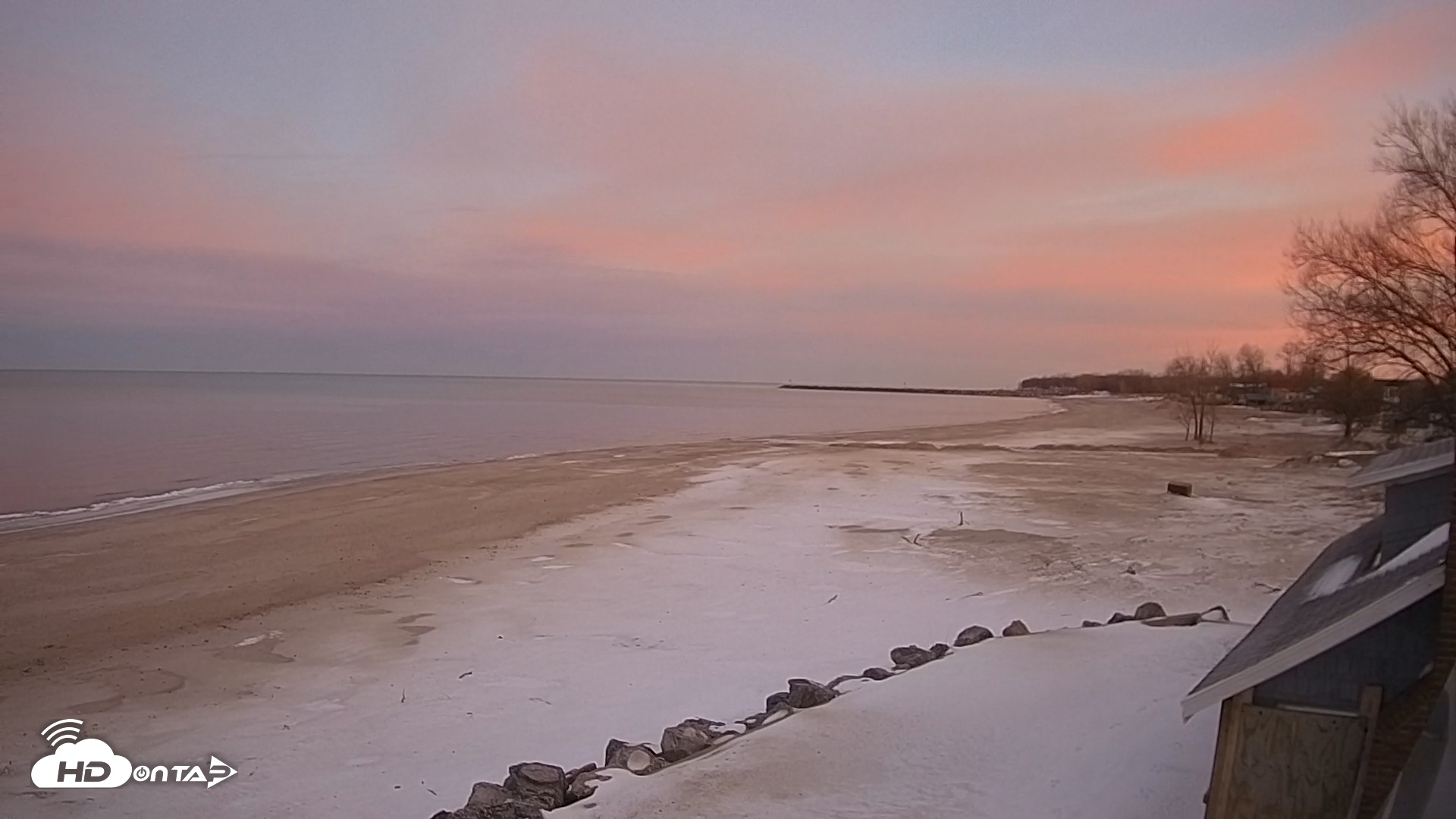 Snapshot of Sunset Bay Lake Erie New York Live Webcam taken Dec 9, 2025, 7:29am EST