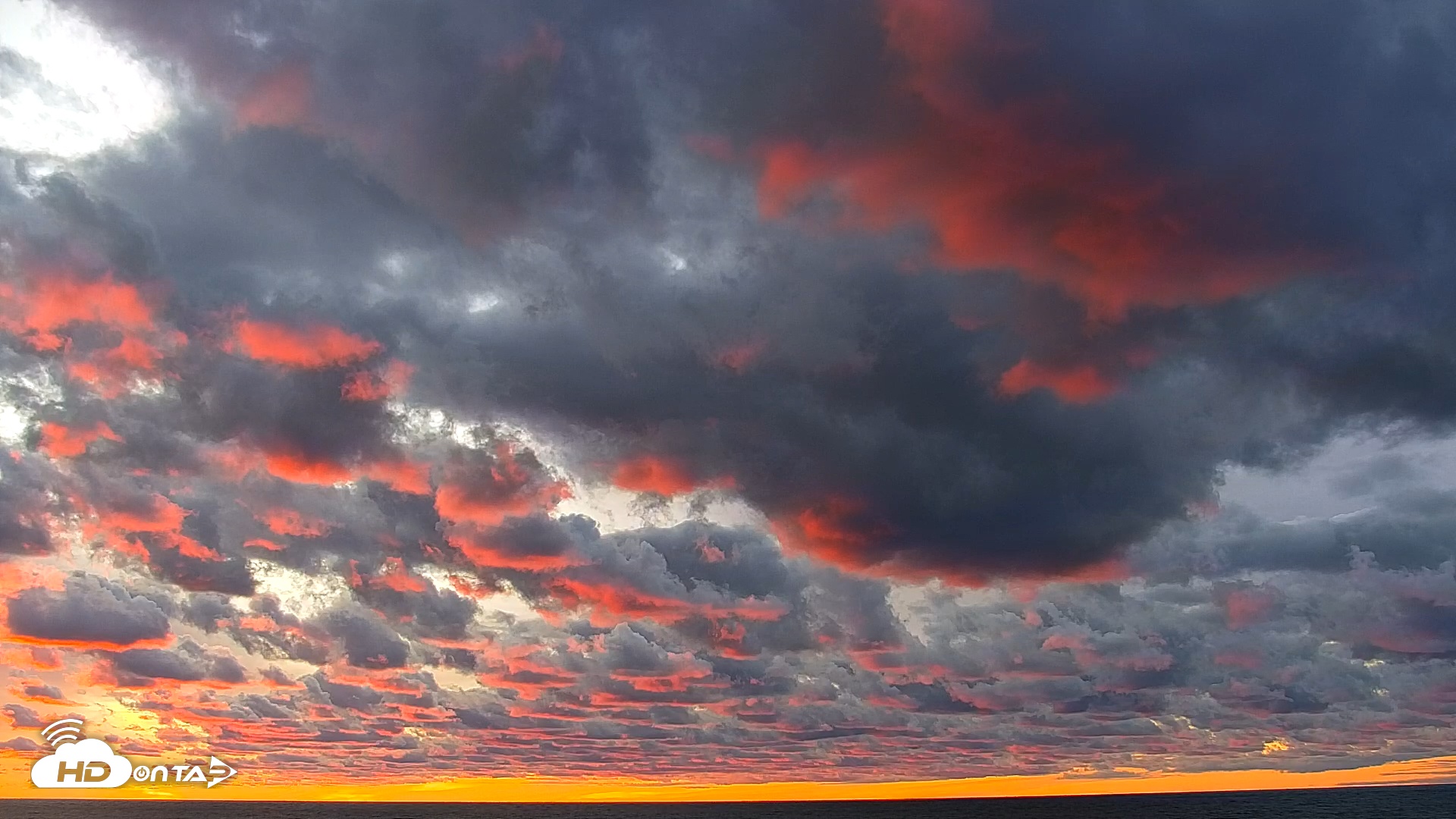 Snapshot of Sunset Bay Lake Erie New York Live Webcam taken Nov 6, 2025, 5:08pm EST