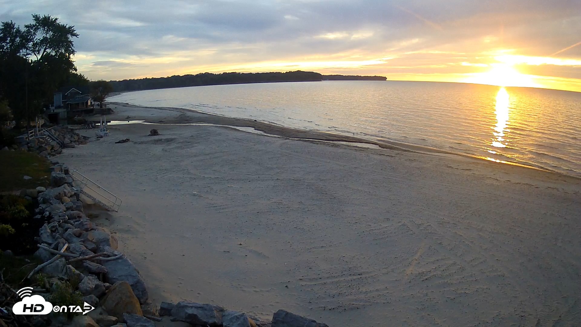 Snapshot of Sunset Bay Lake Erie New York Live Webcam taken Sep 26, 2026, 6:57pm EDT