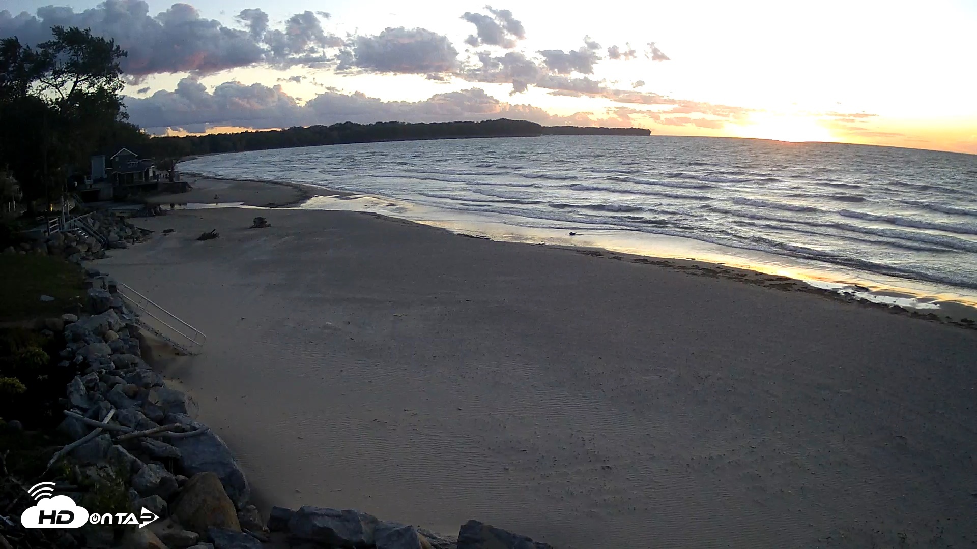 Snapshot of Sunset Bay Lake Erie New York Live Webcam taken Oct 8, 2026, 6:48pm EDT