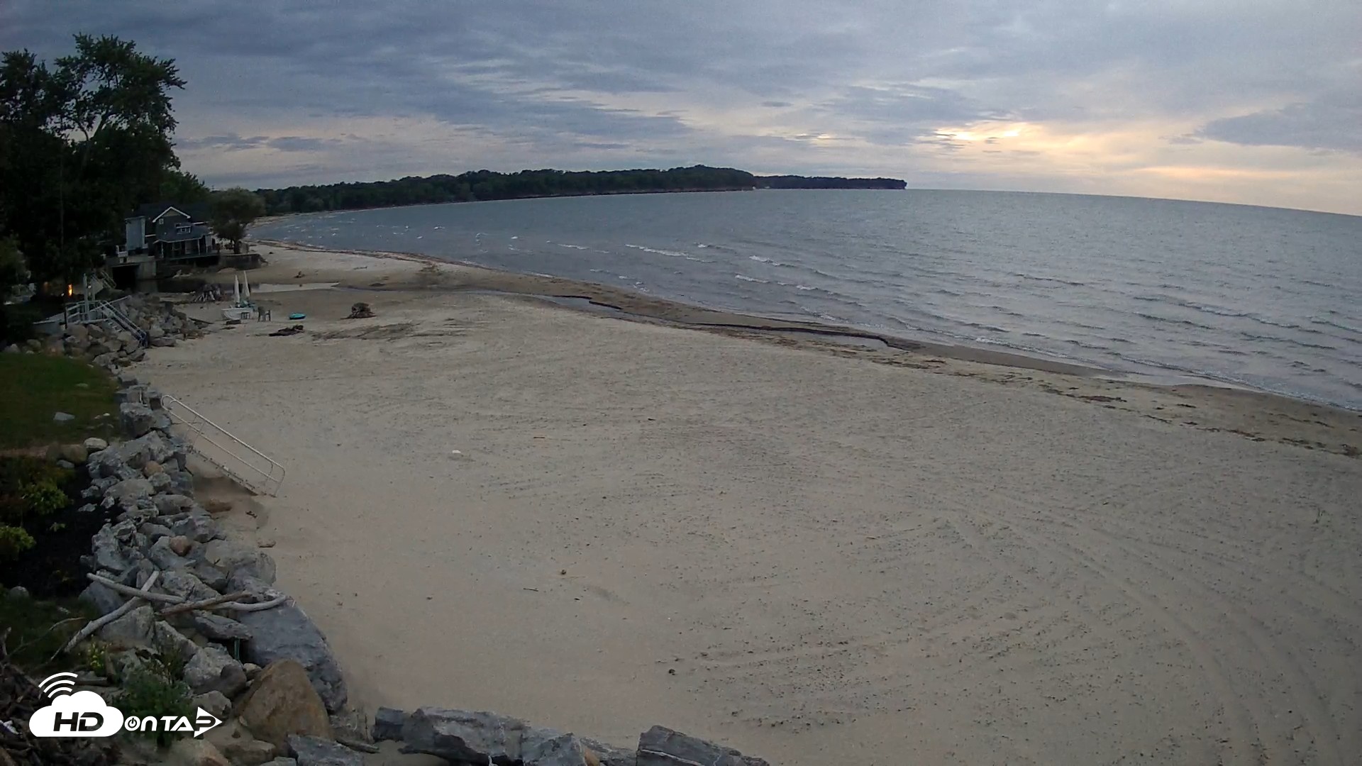 Snapshot of Sunset Bay Lake Erie New York Live Webcam taken Sep 20, 2026, 7:10pm EDT