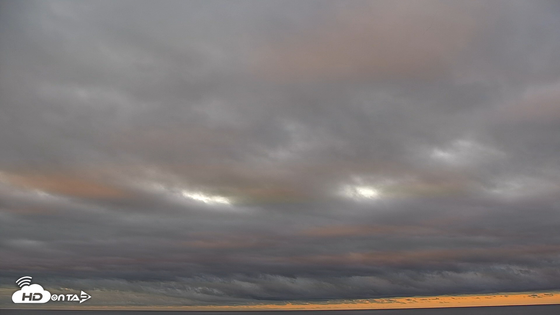 Snapshot of Sunset Bay Lake Erie New York Live Webcam taken Oct 14, 2025, 7:39am EDT