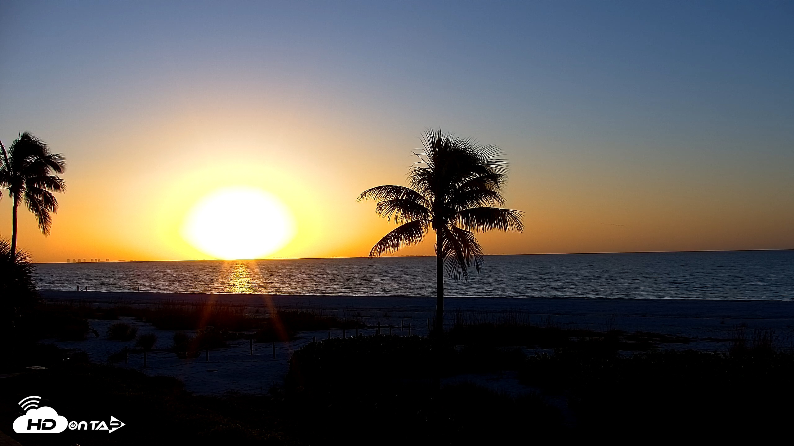 Snapshot of Sanibel Island Florida Live Beach Webcam taken Dec 24, 2025, 7:25am EST