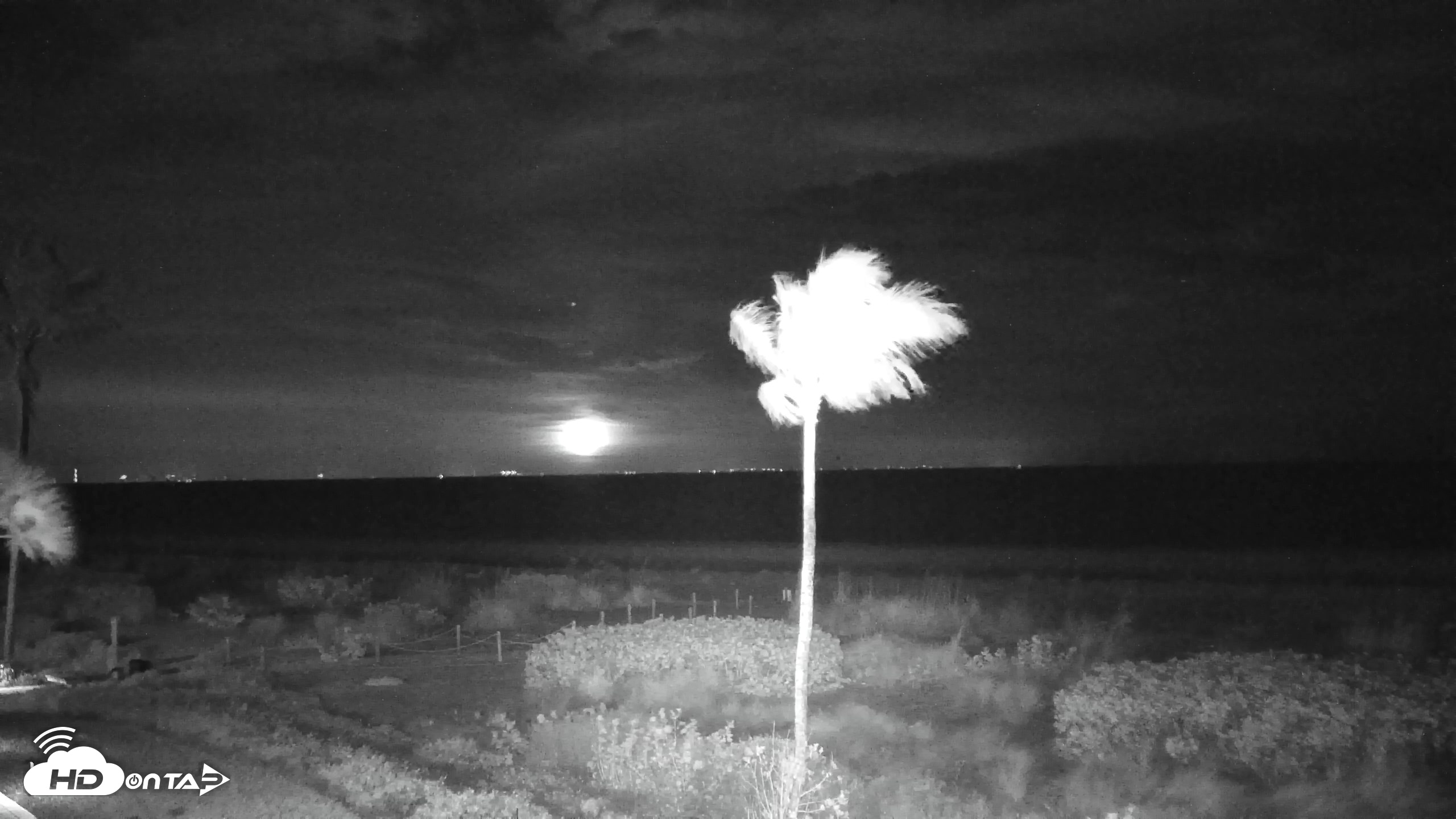 Snapshot of Sanibel Island Florida Live Beach Webcam taken May 6, 2026, 12:02am EDT