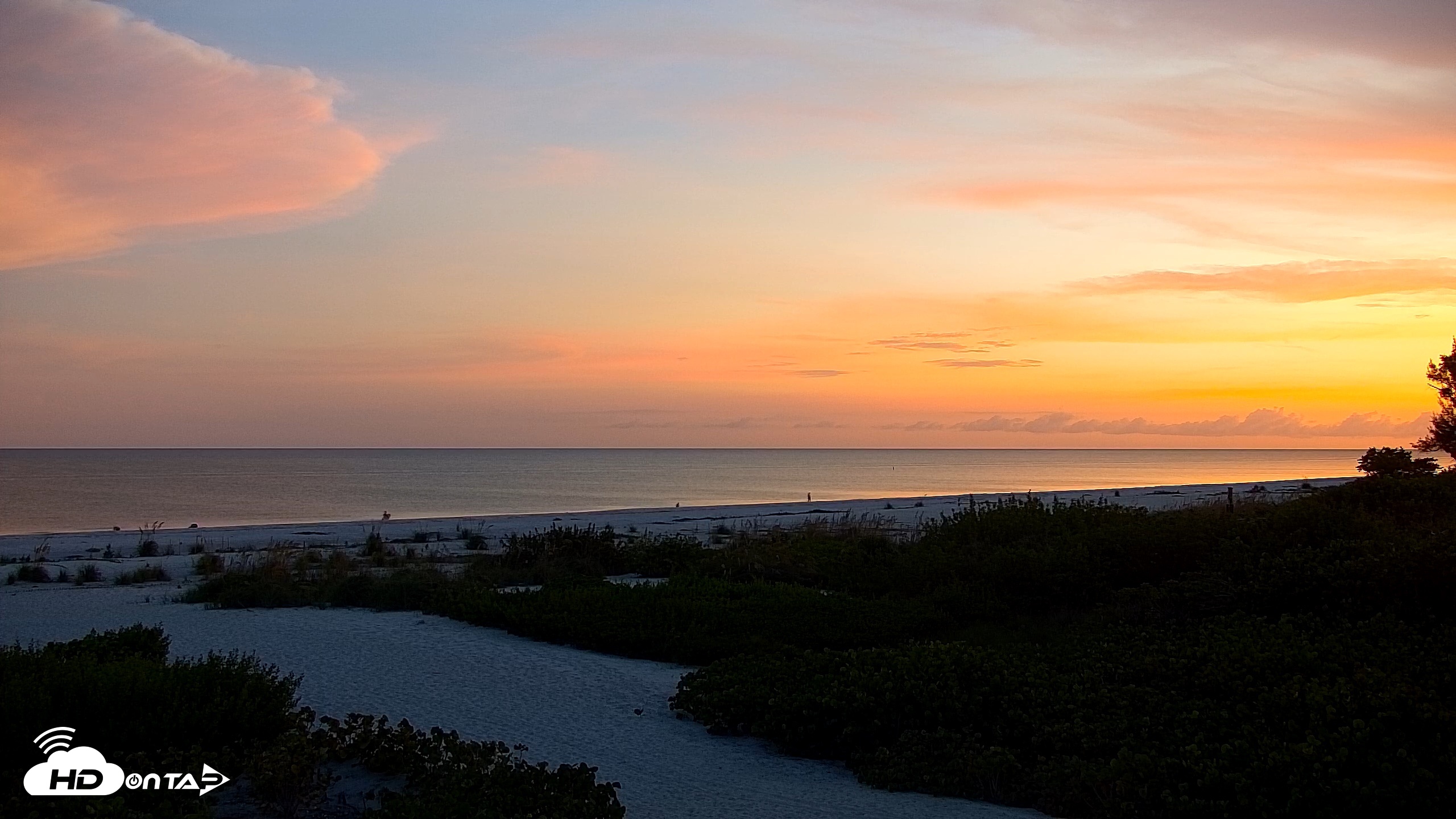 Snapshot of Sanibel Island Florida Live Beach Webcam taken Aug 14, 2026, 8:22pm EDT