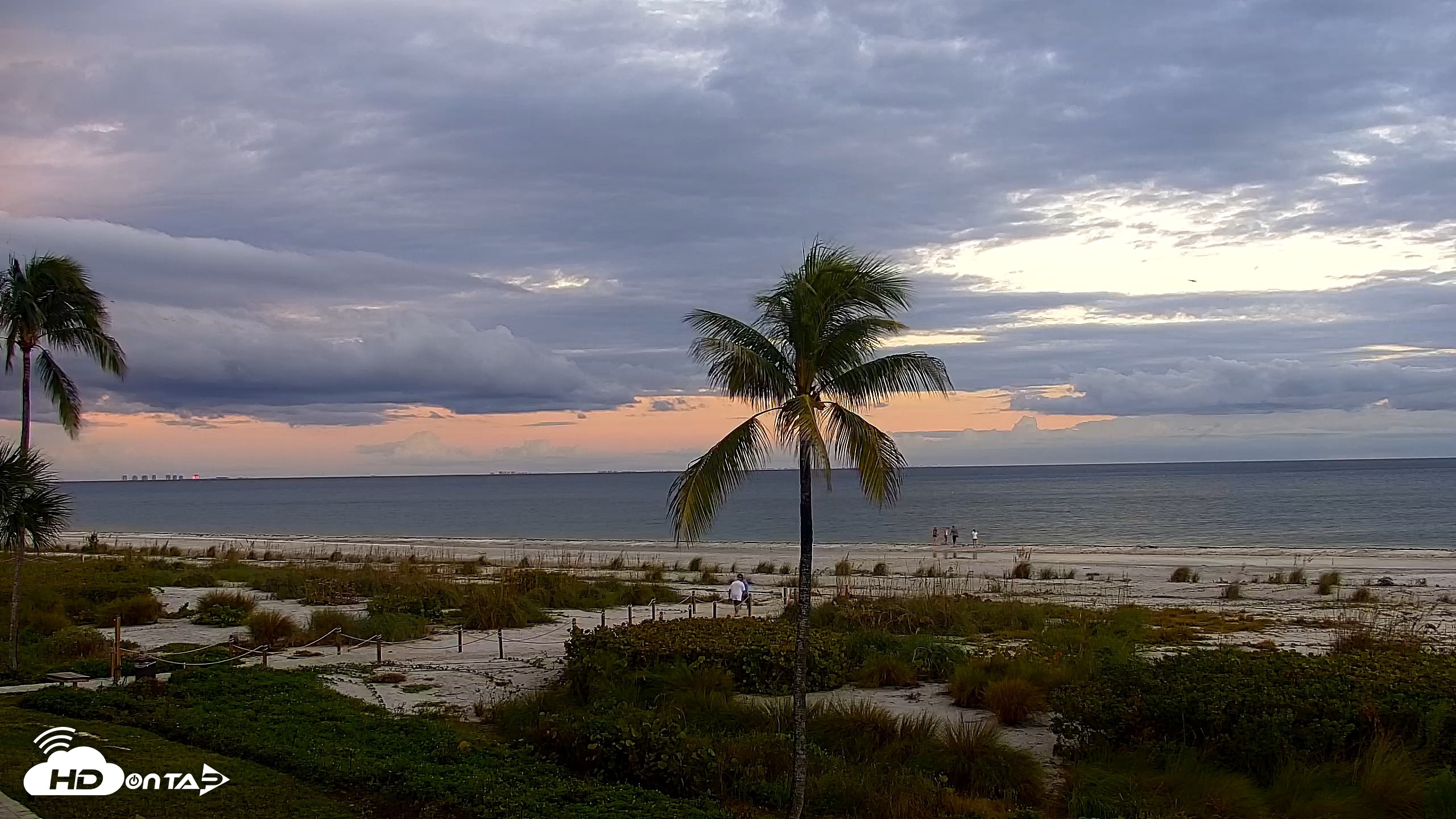 Snapshot of Sanibel Island Florida Live Beach Webcam taken Oct 28, 2026, 6:47pm EDT