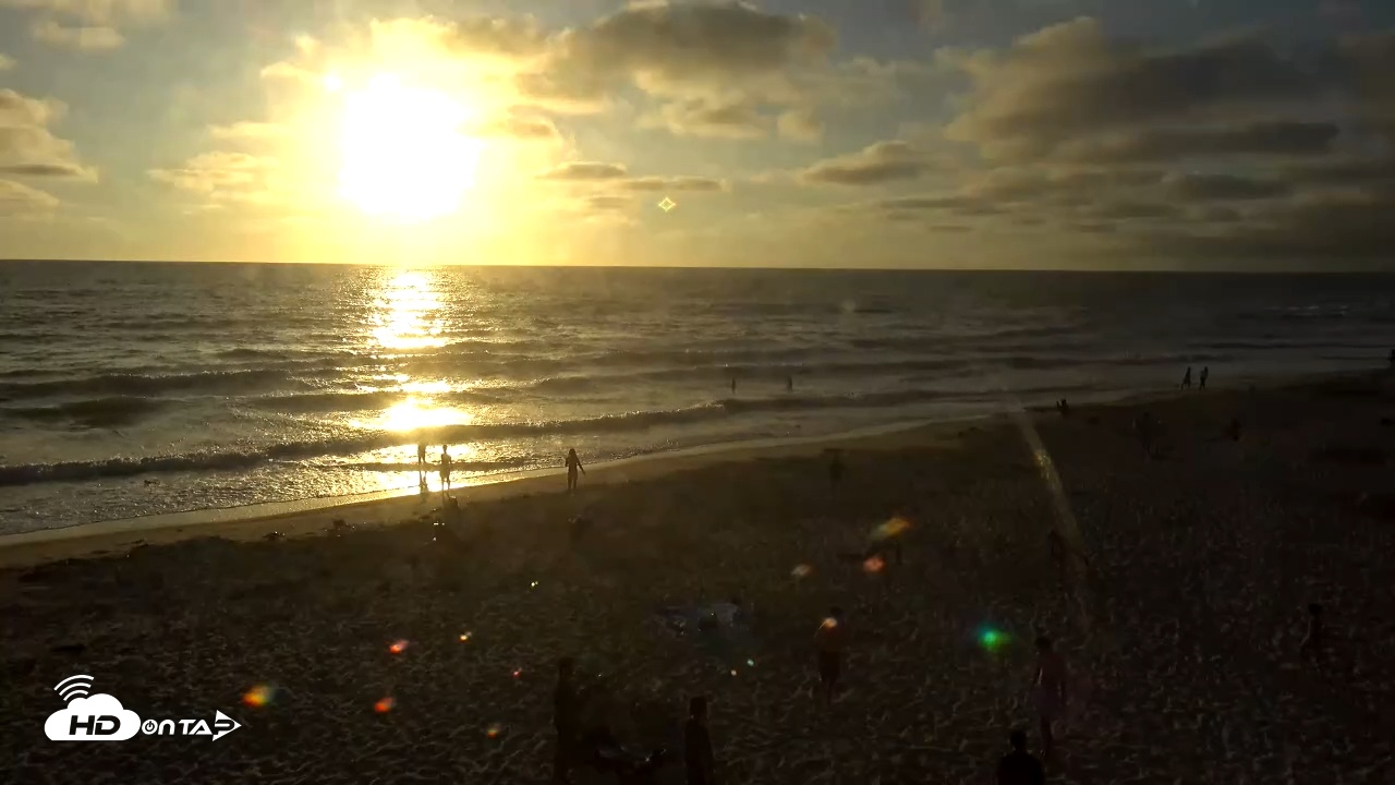 Snapshot of Del Mar Beach South Roaming Live Webcam taken Jul 23, 2025, 7:19pm PDT
