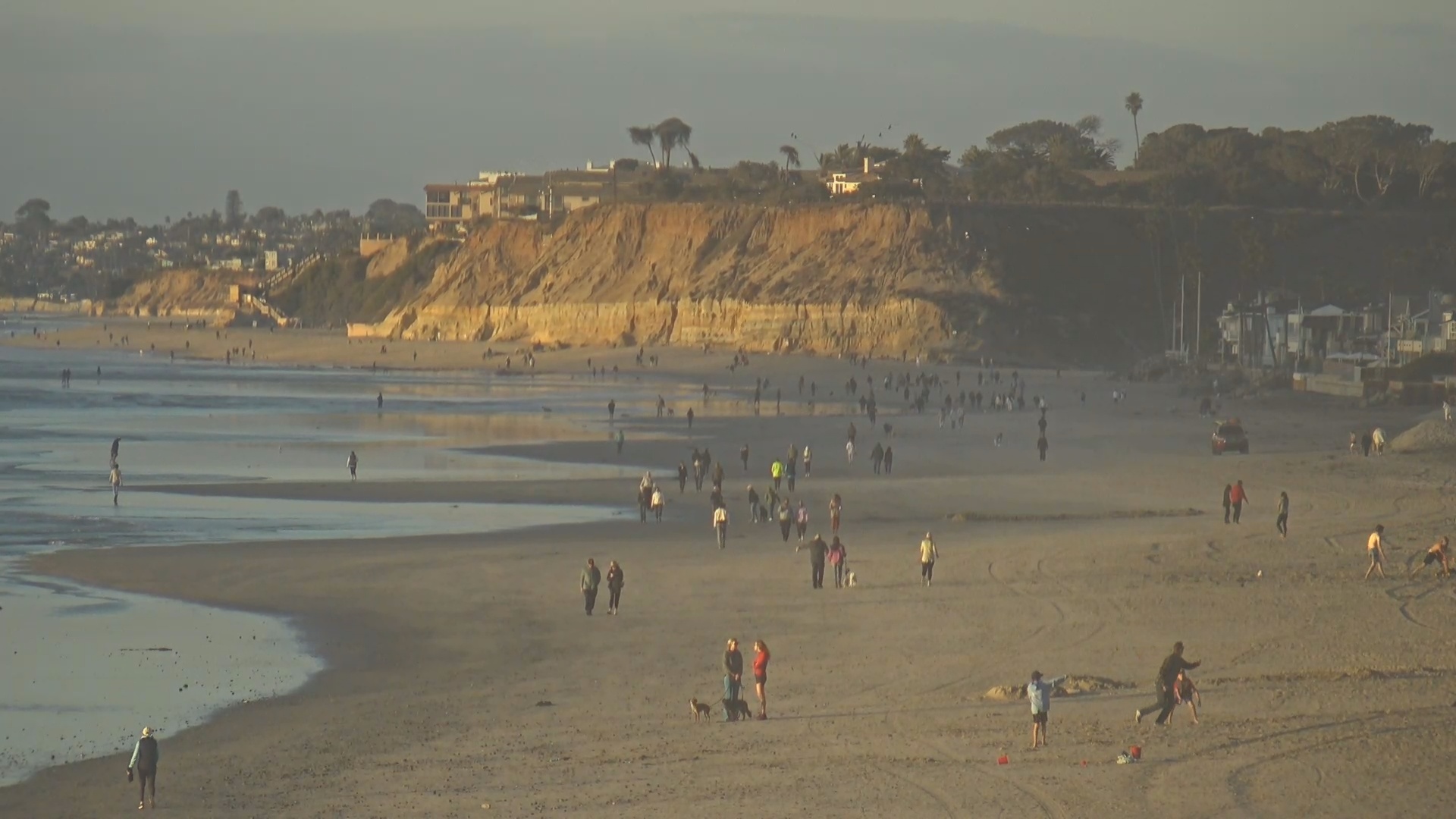 Snapshot of Del Mar Beach South Roaming Live Webcam taken Jan 17, 2025, 4:44pm PST