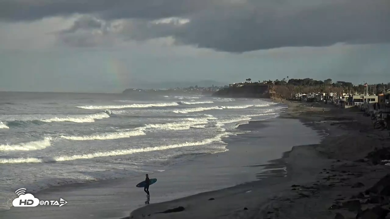 Snapshot of Del Mar Beach South Roaming Live Webcam taken Nov 18, 2025, 7:32am PST
