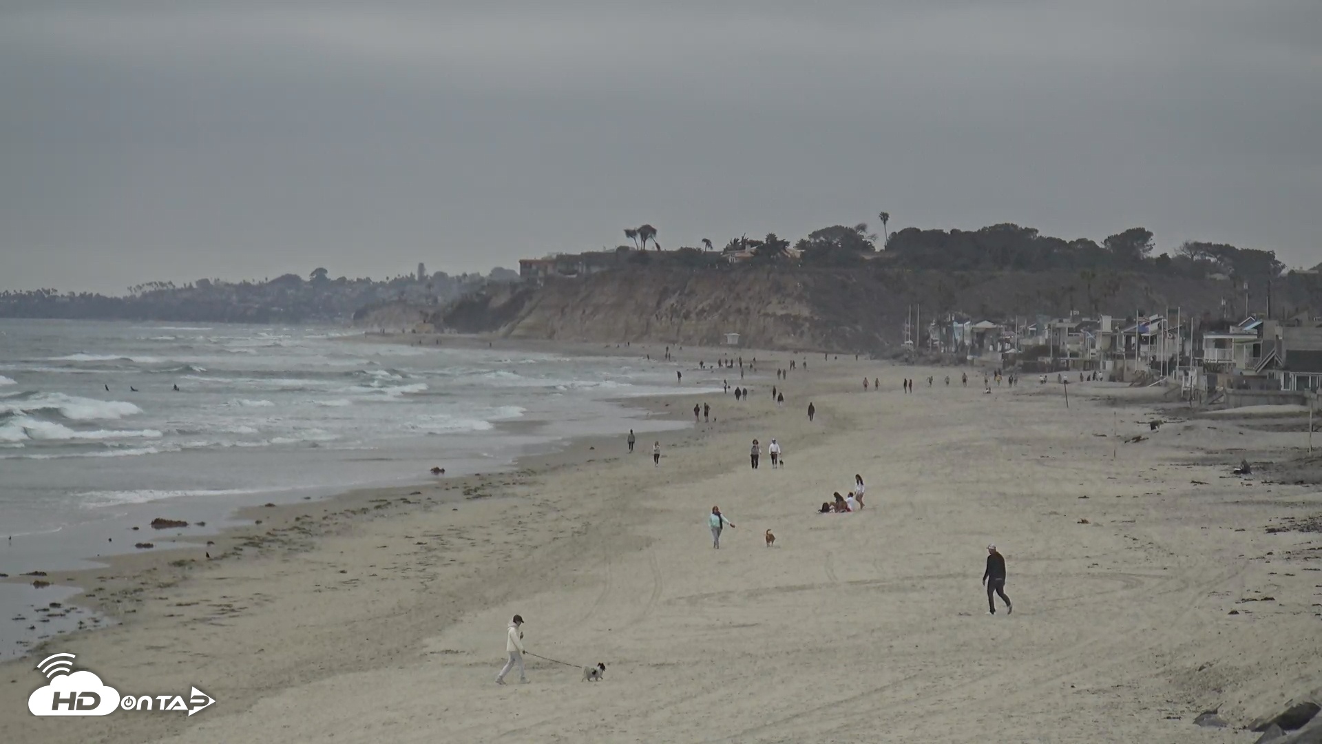 Snapshot of Del Mar Beach South Roaming Live Webcam taken Apr 30, 2025, 6:16pm PDT