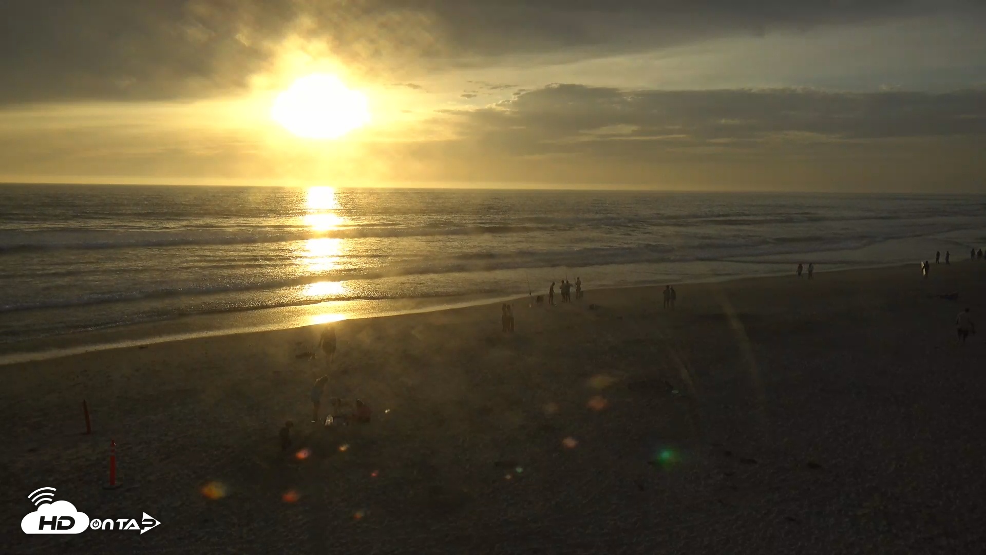 Snapshot of Del Mar Beach South Roaming Live Webcam taken May 31, 2025, 7:15pm PDT