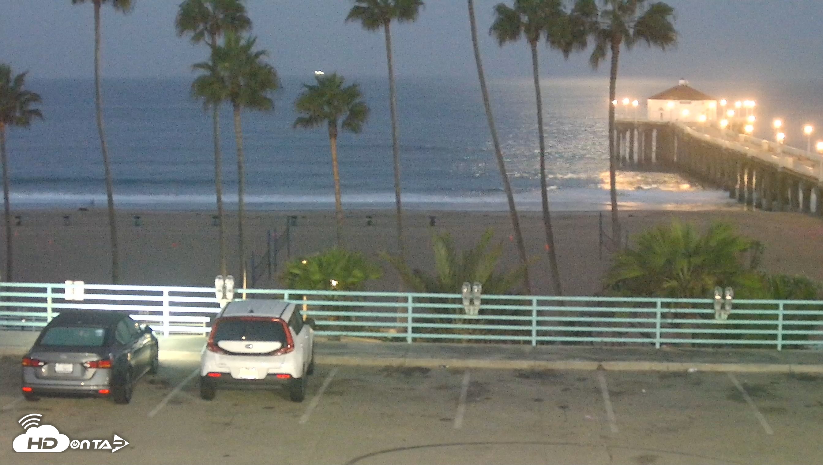 Snapshot of Manhattan Beach Pier South Live Webcam taken Aug 29, 2026, 5:56am PDT