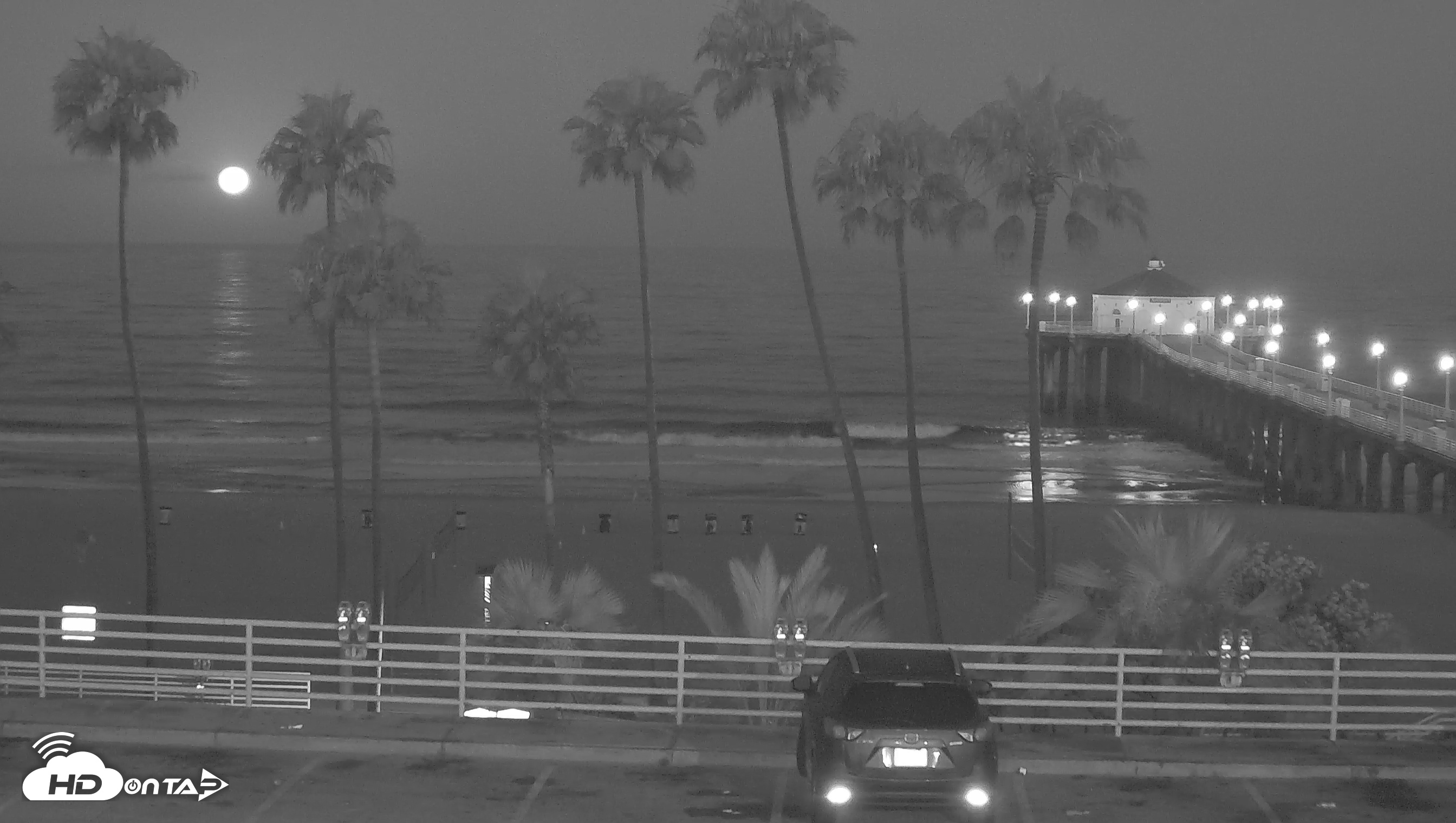 Snapshot of Manhattan Beach Pier South Live Webcam taken Jul 10, 2025, 5:13am PDT