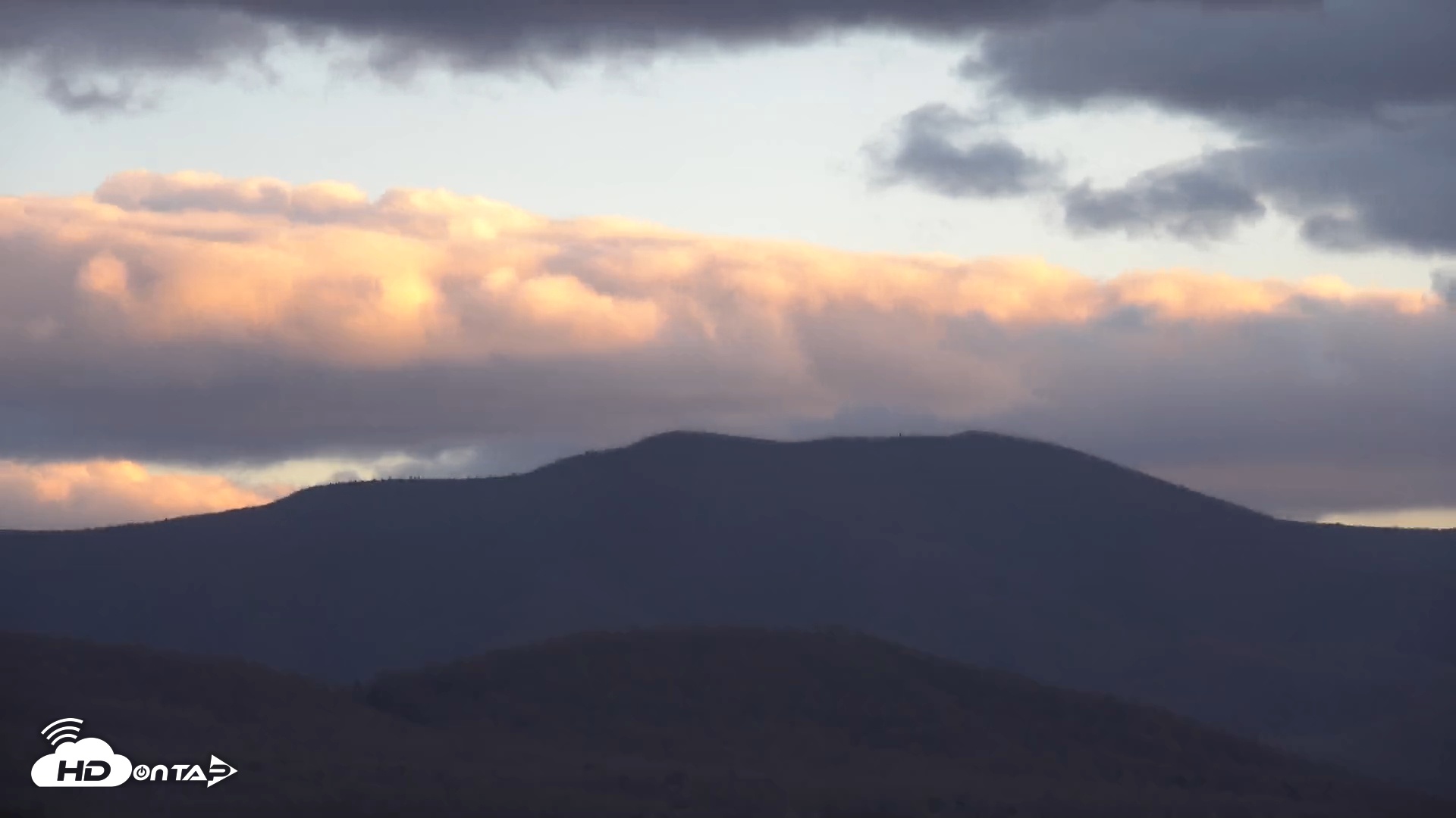 Snapshot of Shenandoah National Park Mountains Live Cam taken Nov 28, 2025, 4:37pm EST