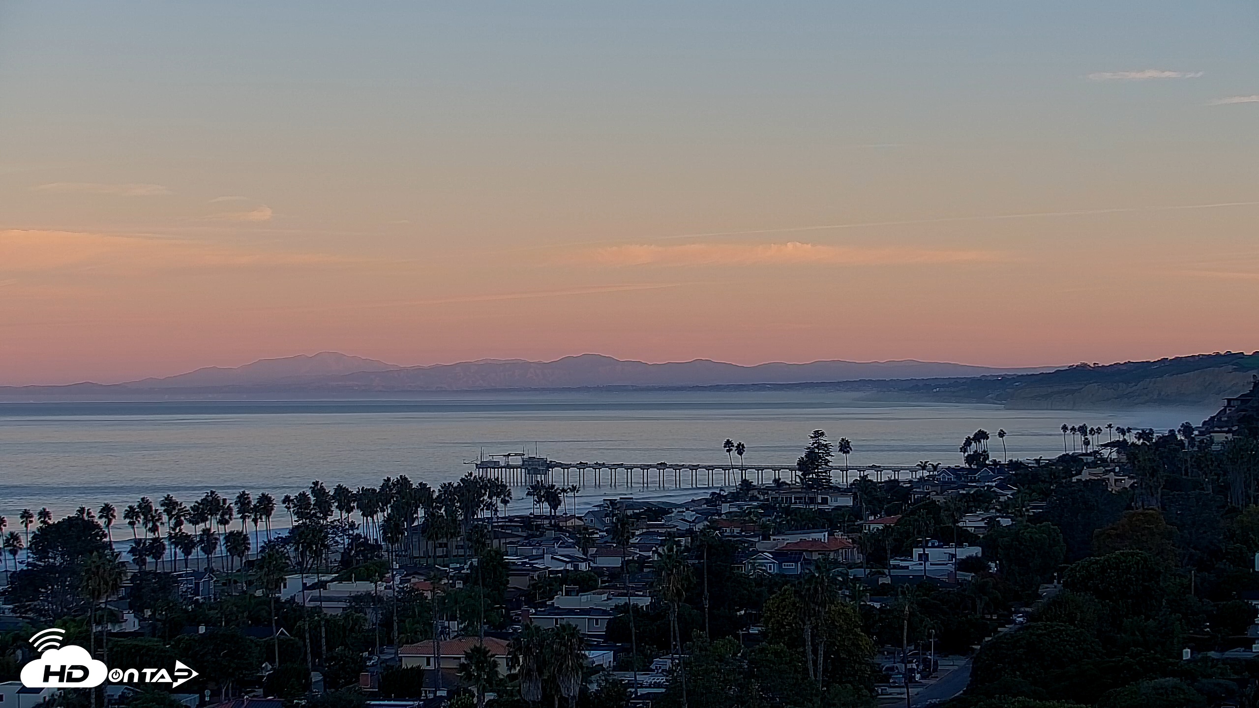 Snapshot of La Jolla Shores Overlook Live Webcam taken Oct 19, 2025, 7:05am PDT