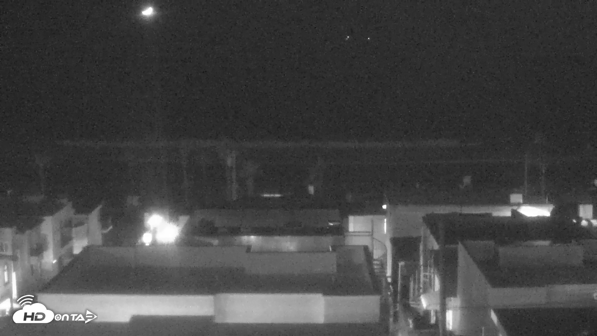 Snapshot of El Porto Overlook Live Surf Camera taken Nov 24, 2025, 8:13pm PST