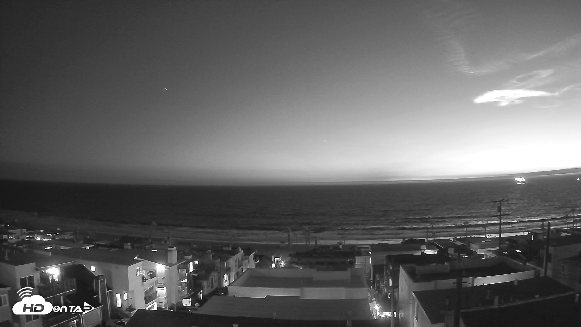 Snapshot of El Porto Overlook Live Surf Camera taken May 19, 2026, 8:33pm PDT