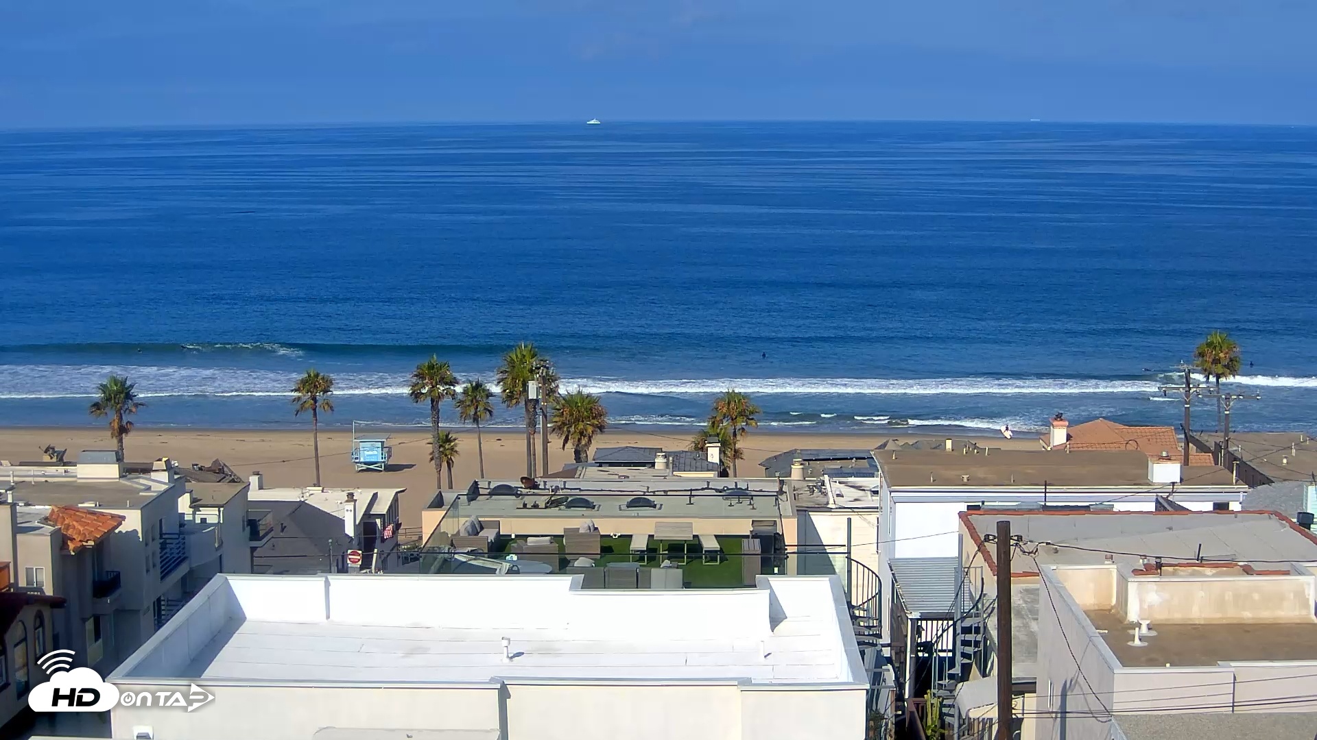 Snapshot of El Porto Overlook Live Surf Camera taken Jul 17, 2025, 8:52am PDT