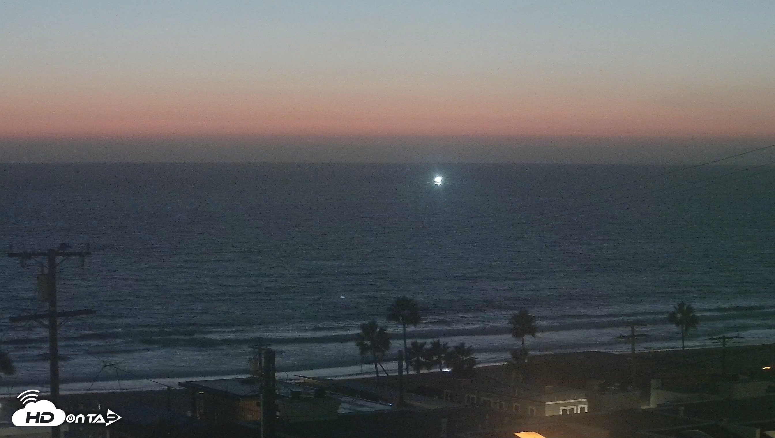 Snapshot of El Porto Overlook Live Surf Camera taken Sep 18, 2026, 7:37pm PDT