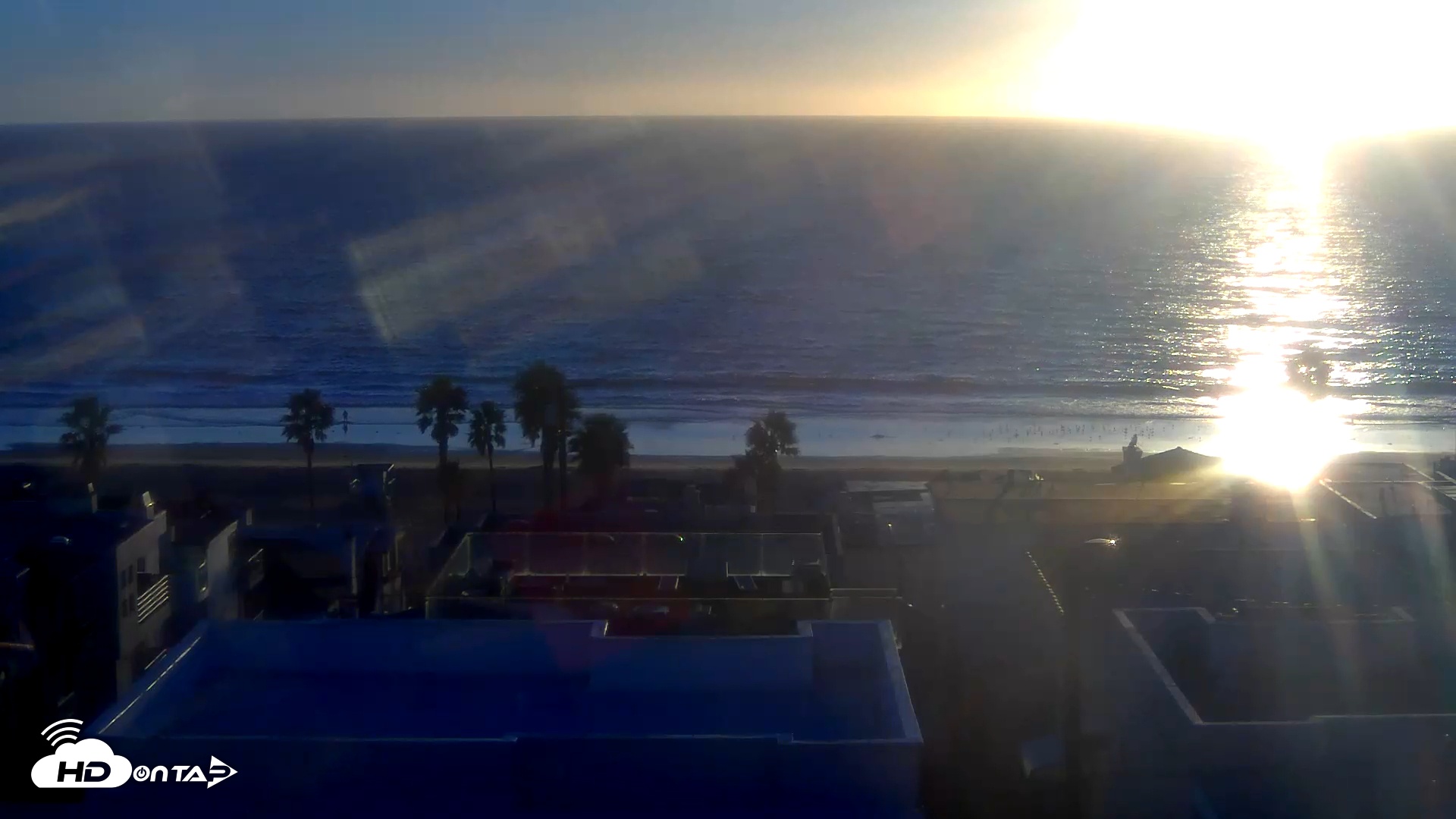Snapshot of El Porto Overlook Live Surf Camera taken Oct 9, 2025, 6:06pm PDT