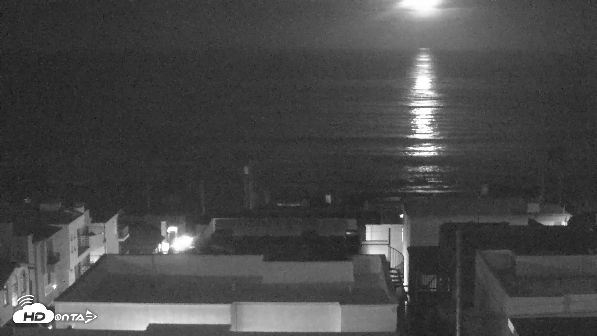 Snapshot of El Porto Overlook Live Surf Camera taken May 10, 2025, 4:21am PDT