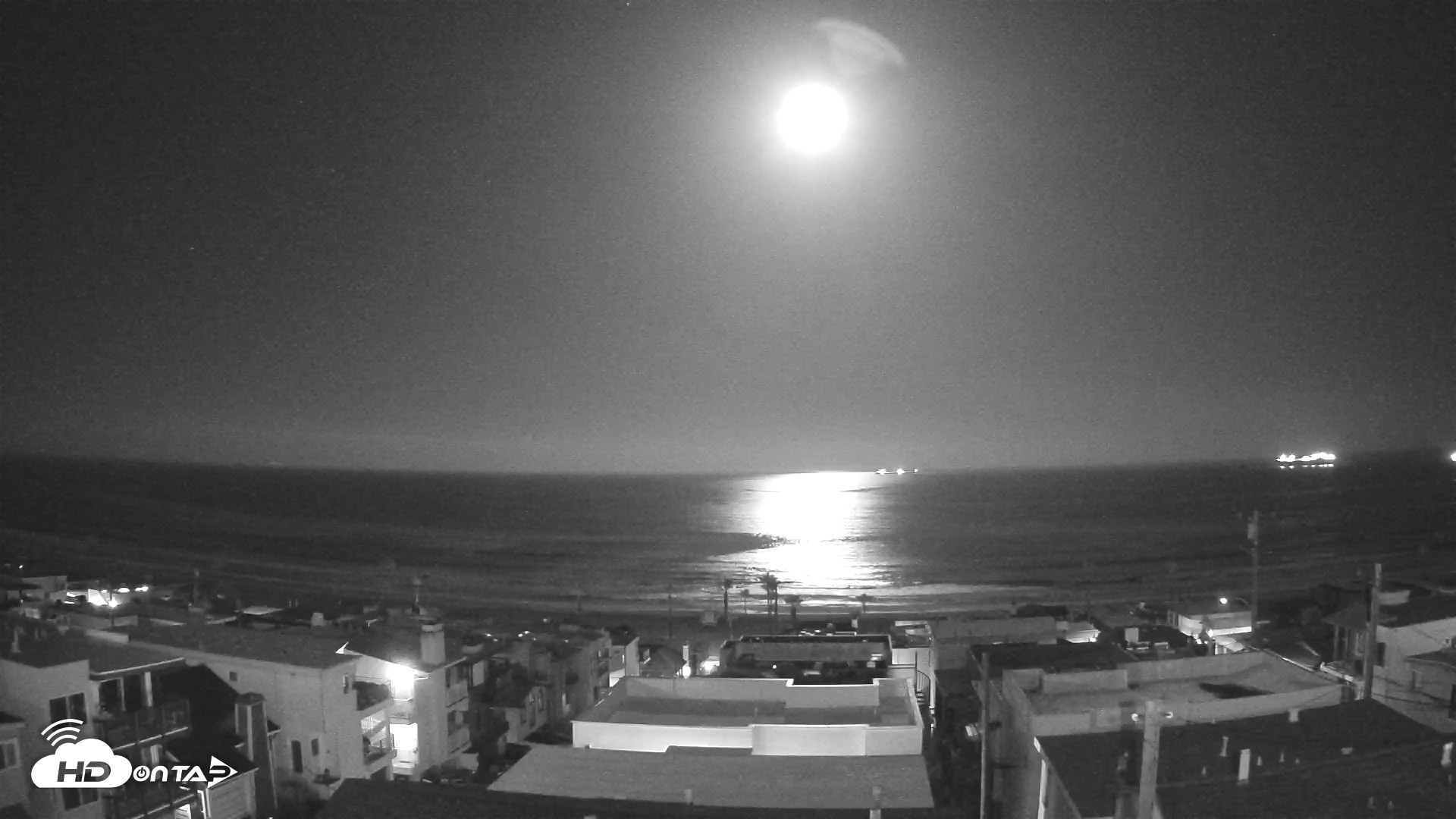 Snapshot of El Porto Overlook Live Surf Camera taken Apr 29, 2026, 3:07am PDT