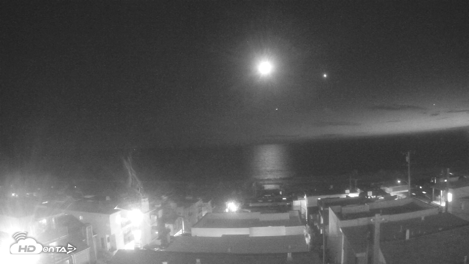 Snapshot of El Porto Overlook Live Surf Camera taken Aug 16, 2026, 8:40pm PDT