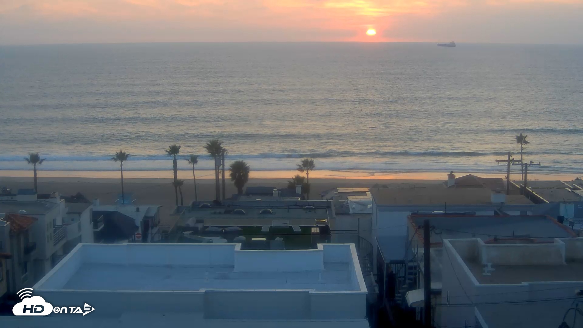 Snapshot of El Porto Overlook Live Surf Camera taken Nov 3, 2025, 4:57pm PST