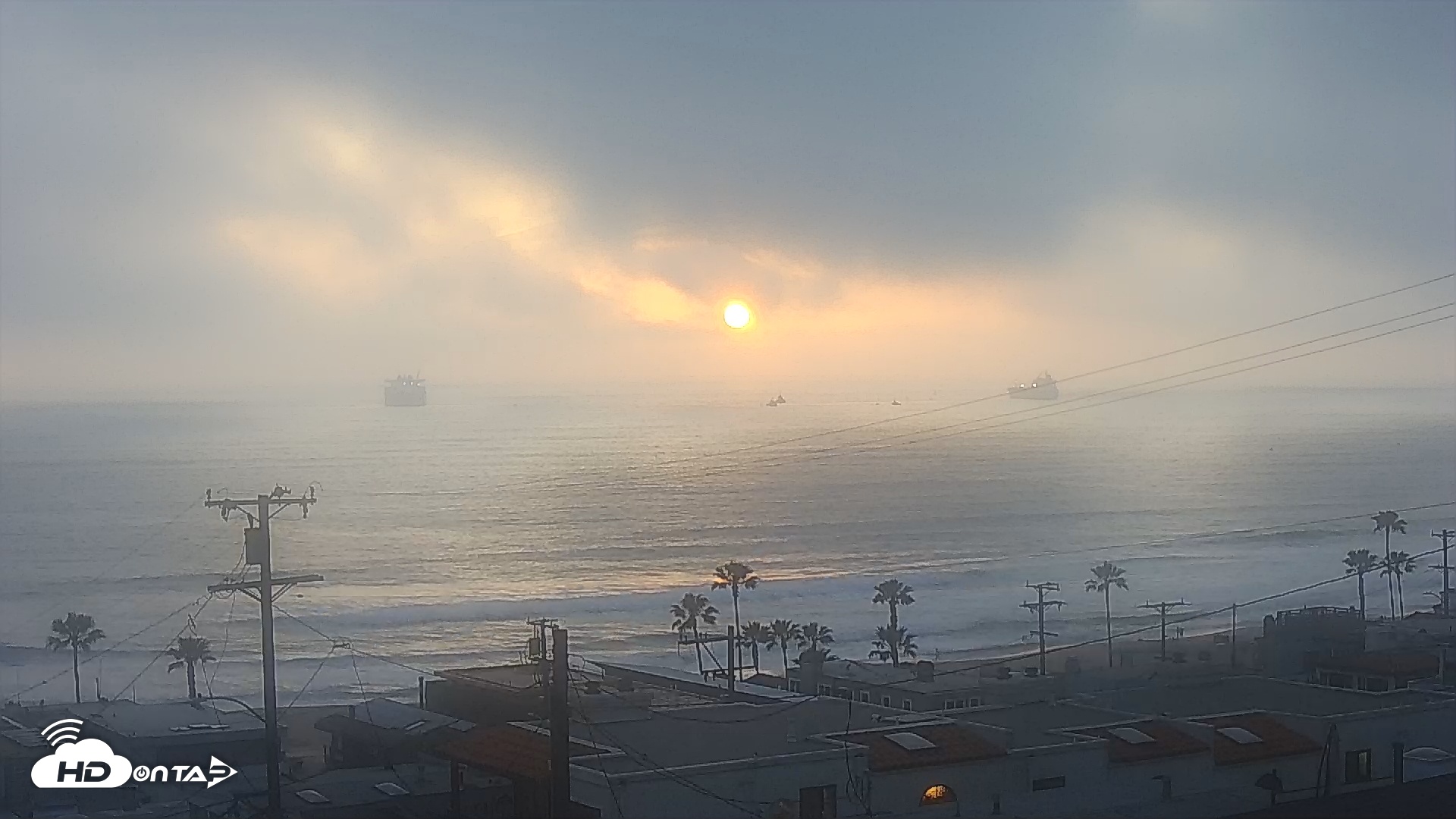 Snapshot of El Porto Rosecrans Overlook Live Camera taken Apr 12, 2025, 7:15pm PDT