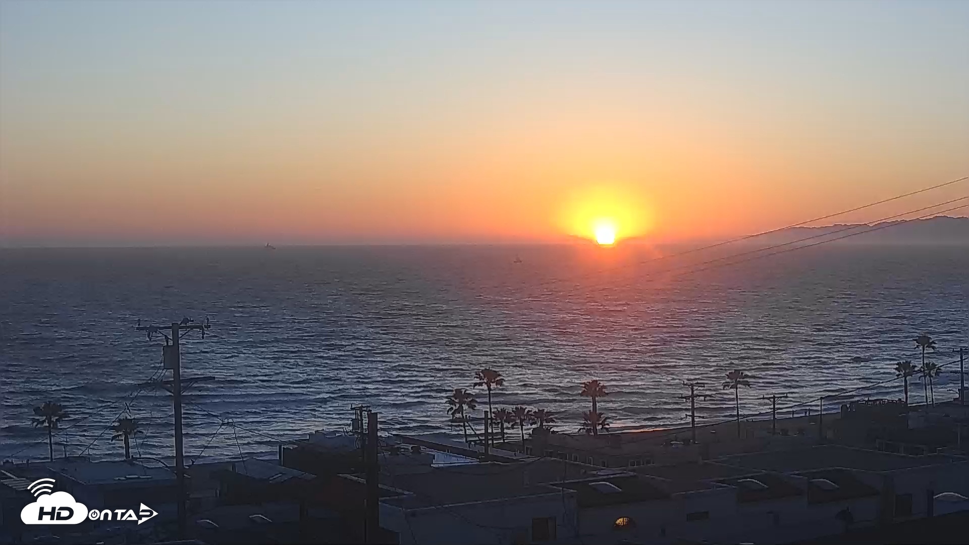 Snapshot of El Porto Rosecrans Overlook Live Camera taken Apr 19, 2025, 7:28pm PDT