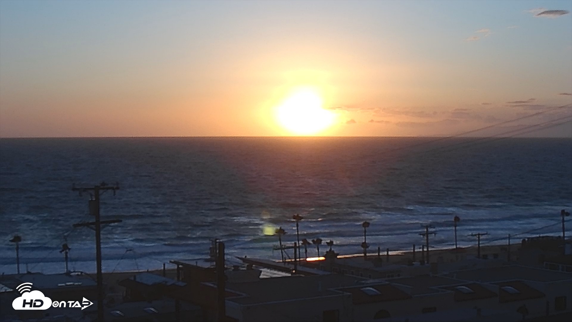 Snapshot of El Porto Rosecrans Overlook Live Camera taken Apr 13, 2026, 7:16pm PDT