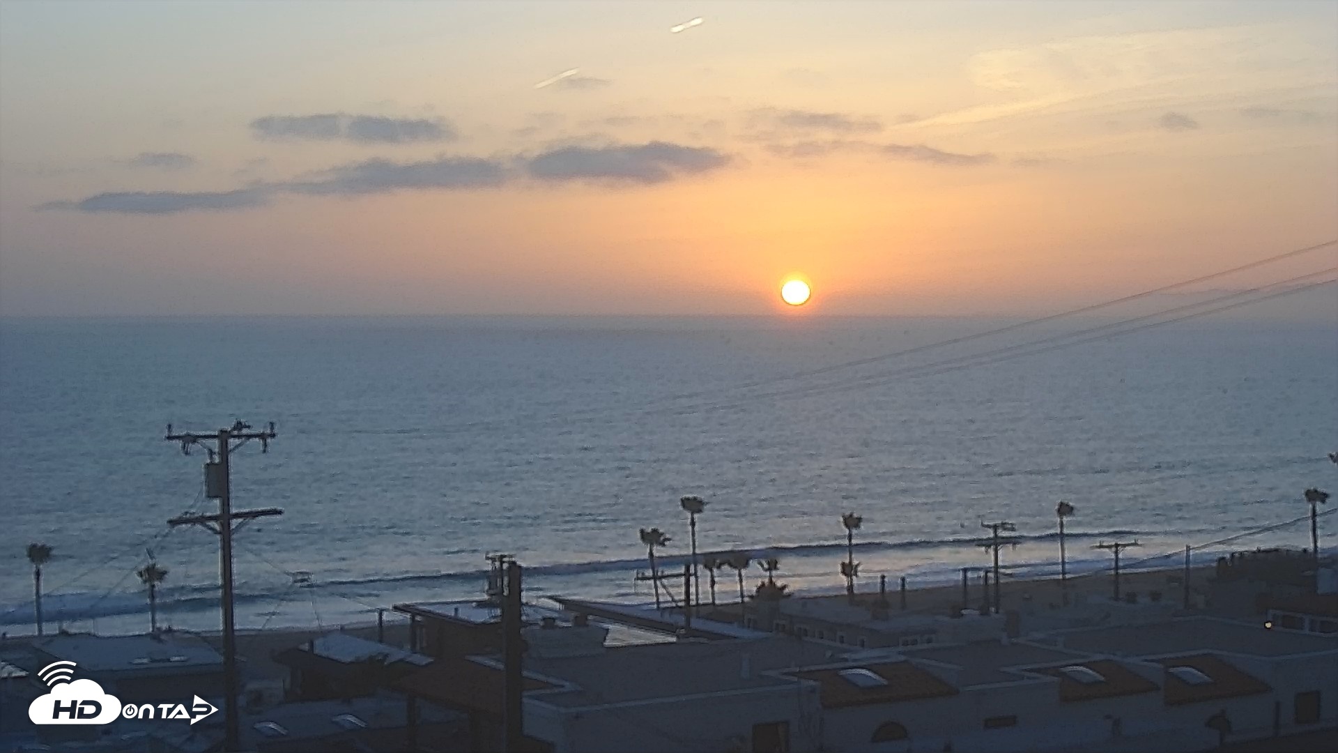 Snapshot of El Porto Rosecrans Overlook Live Camera taken Apr 16, 2026, 7:23pm PDT