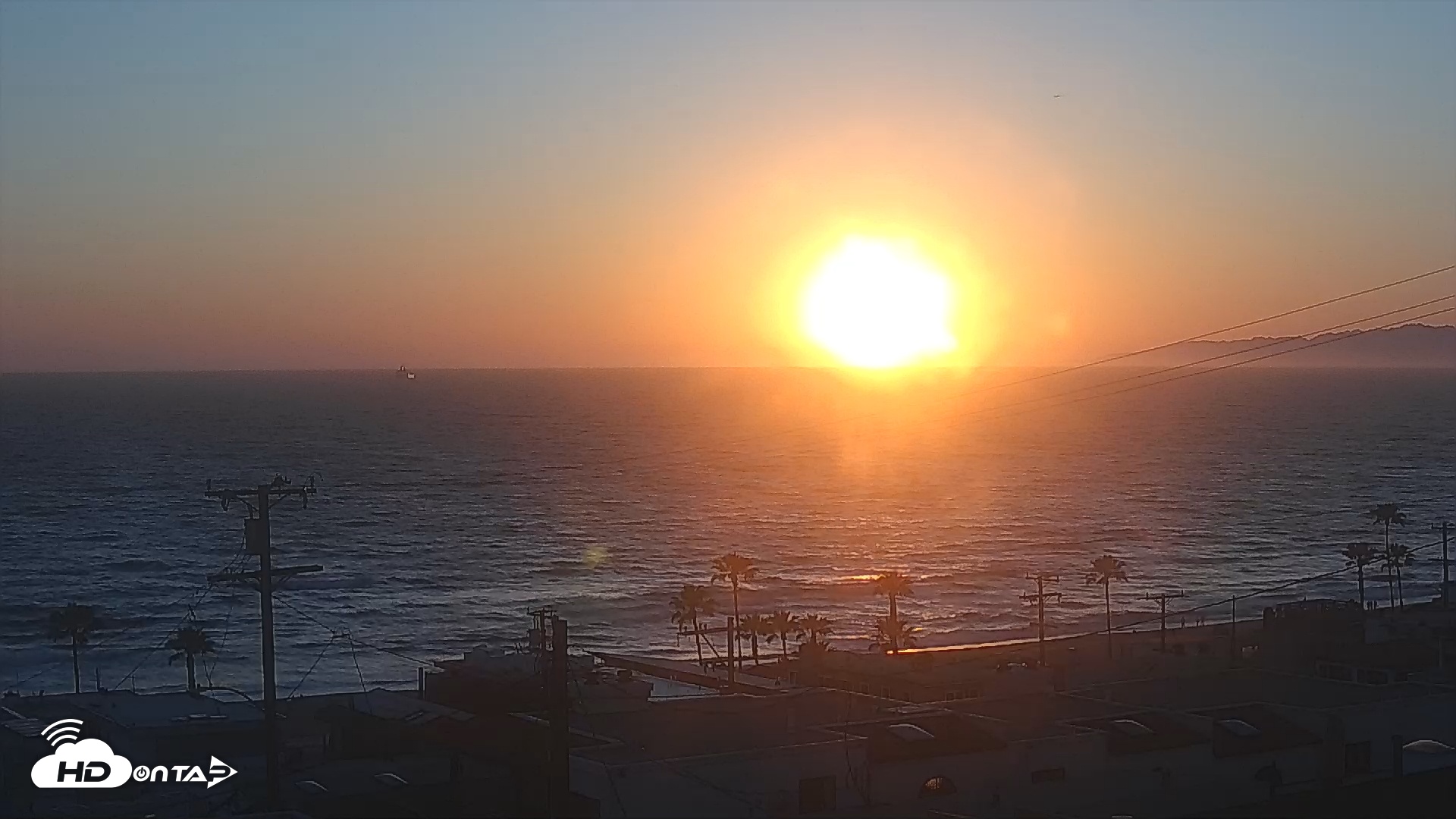 Snapshot of El Porto Rosecrans Overlook Live Camera taken Apr 19, 2025, 7:22pm PDT