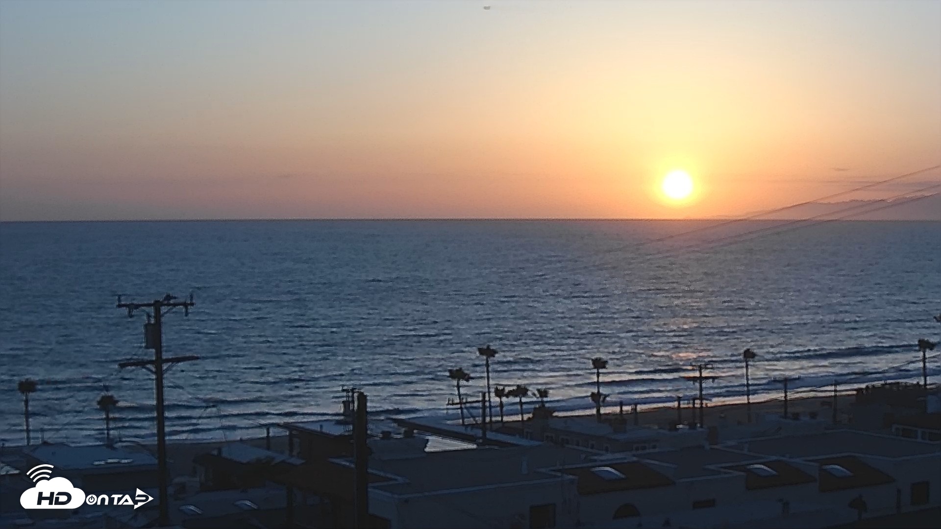 Snapshot of El Porto Rosecrans Overlook Live Camera taken Apr 27, 2026, 7:28pm PDT