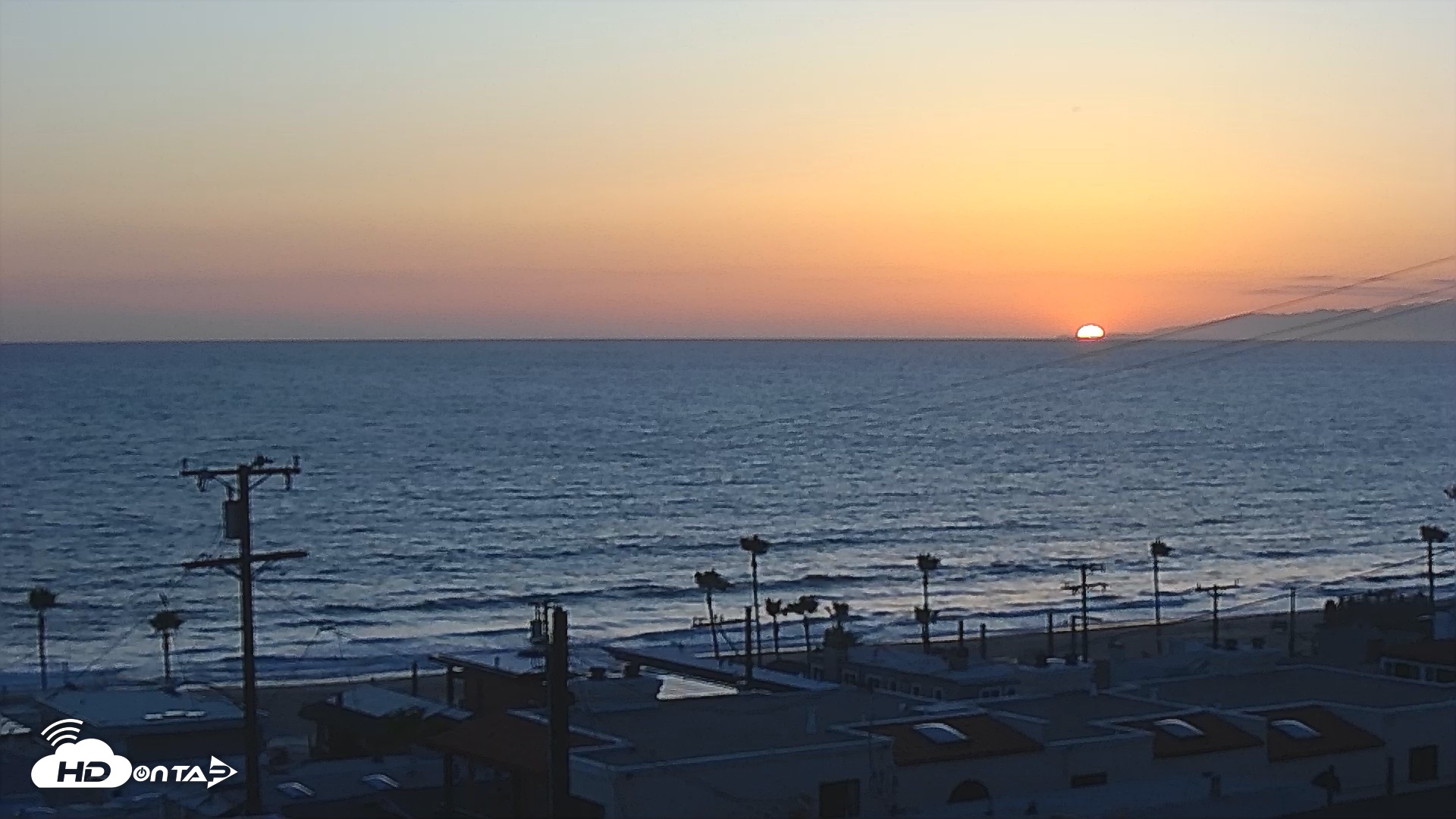 Snapshot of El Porto Rosecrans Overlook Live Camera taken Apr 27, 2026, 7:34pm PDT