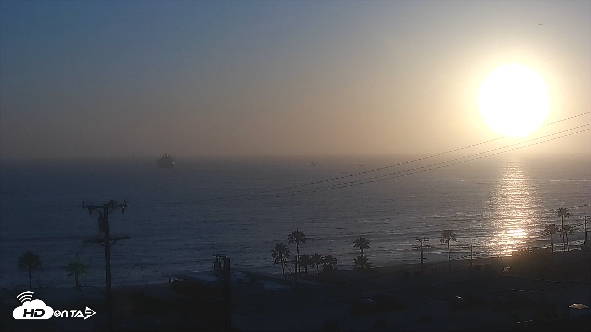 Snapshot of El Porto Rosecrans Overlook Live Camera taken May 21, 2025, 7:34pm PDT