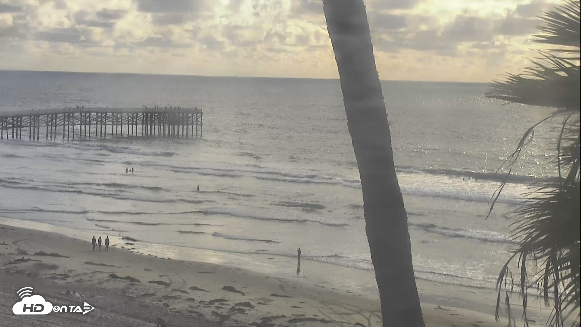 Snapshot of Mission Beach & Crystal Pier Live Webcam taken Oct 22, 2026, 3:35pm PDT