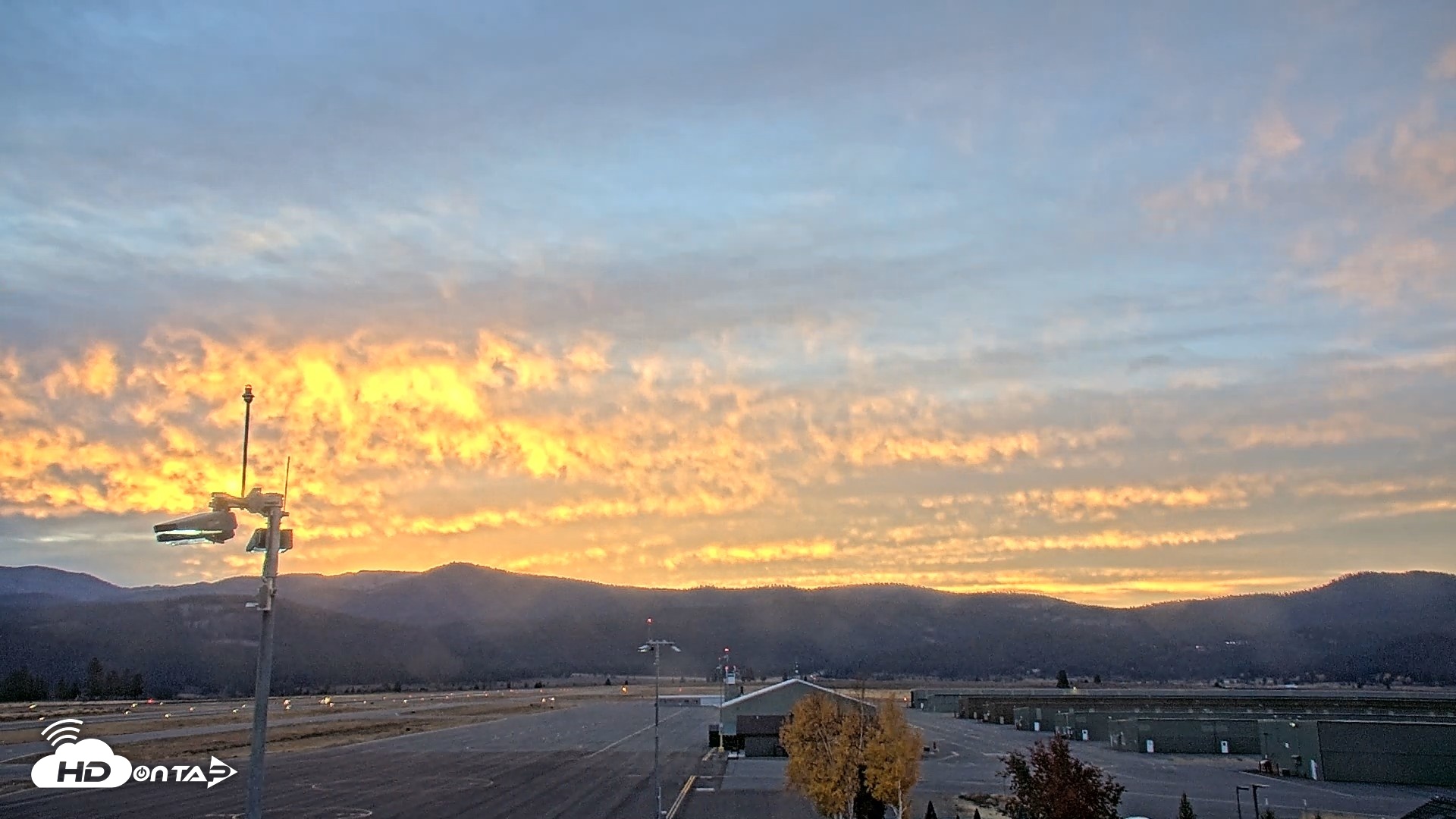 Snapshot of Truckee Tahoe Airport Live Webcam taken Oct 21, 2026, 7:18am PDT