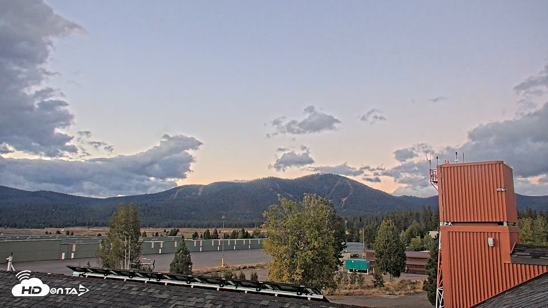 Snapshot of Truckee Tahoe Airport Live Webcam taken Sep 5, 2026, 6:26am PDT